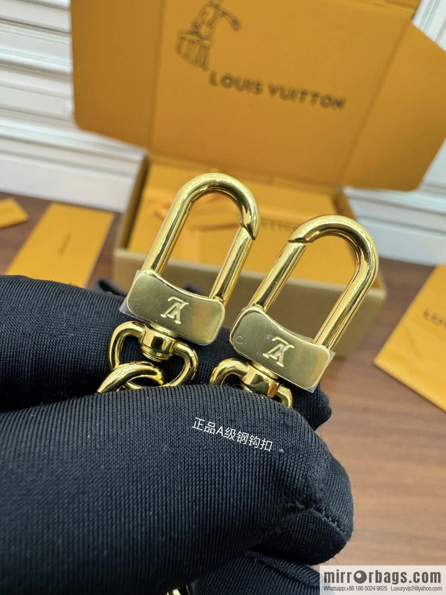 LV M83480 CANOE handbag