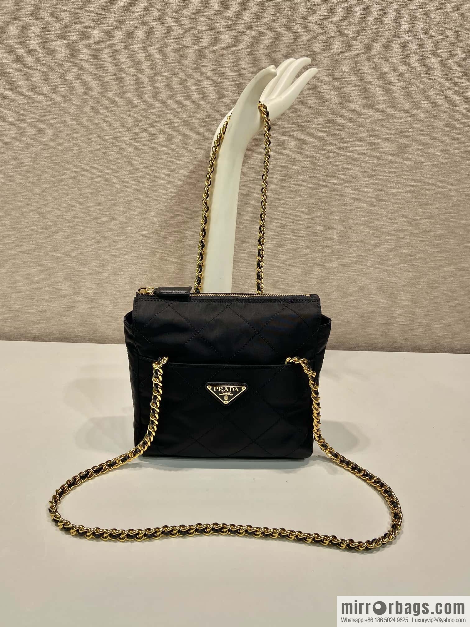 PRADA 🎉 crossbody bag 🎉🎉🎉 1BD647