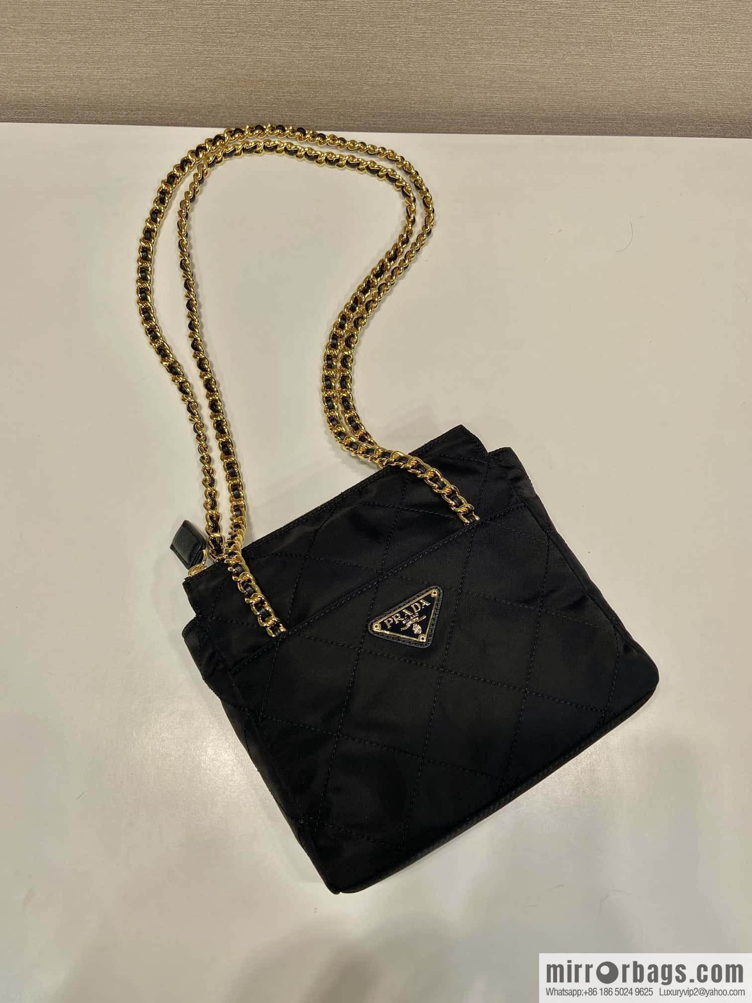PRADA 🎉 crossbody bag 🎉🎉🎉 1BD647