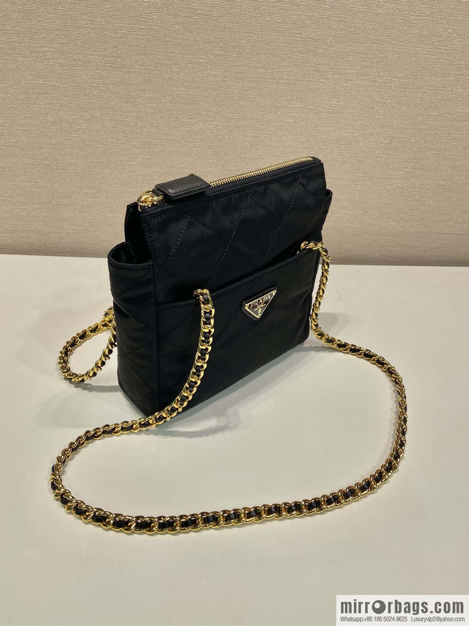 PRADA 🎉 crossbody bag 🎉🎉🎉 1BD647