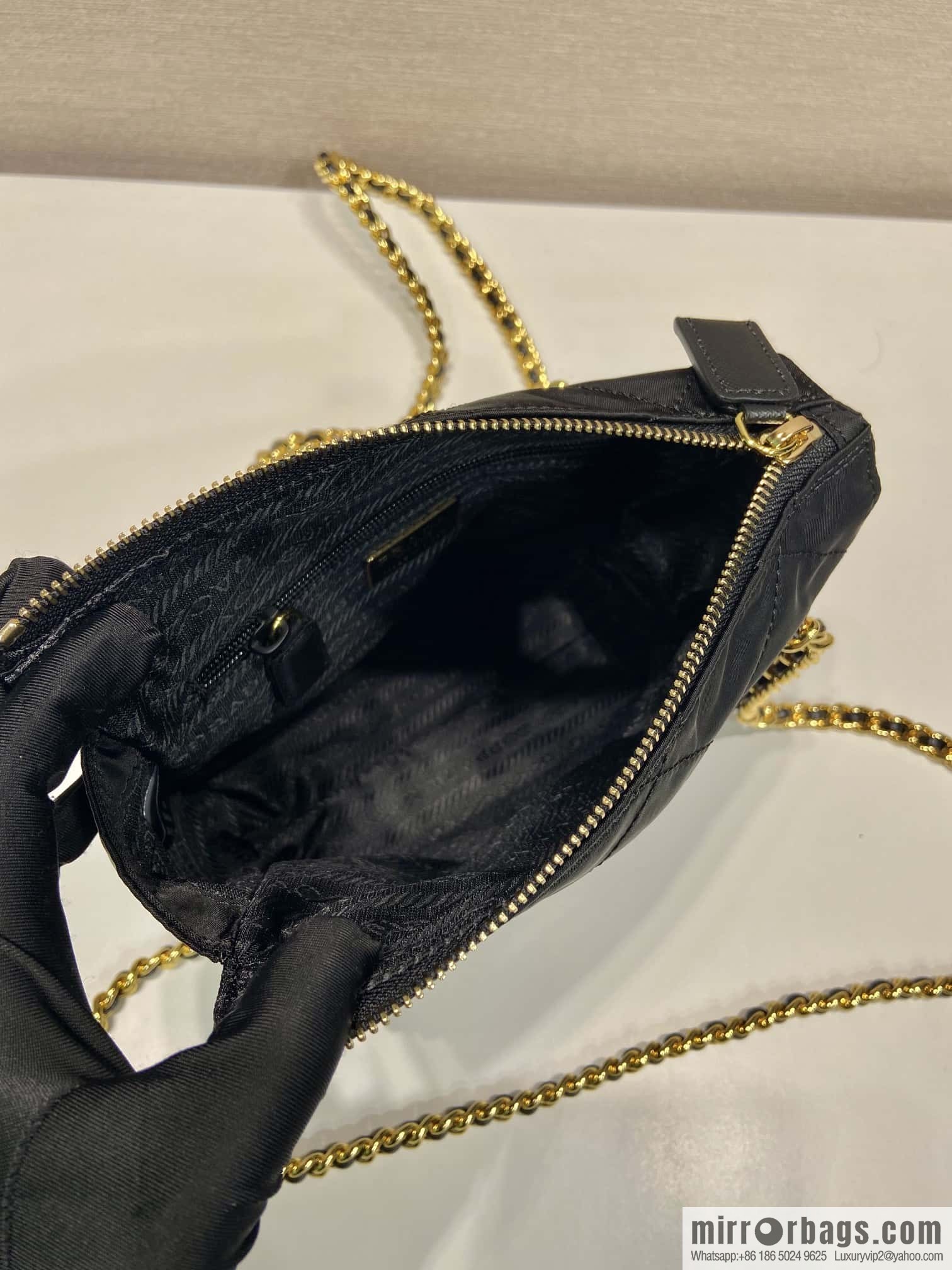 PRADA 🎉 crossbody bag 🎉🎉🎉 1BD647
