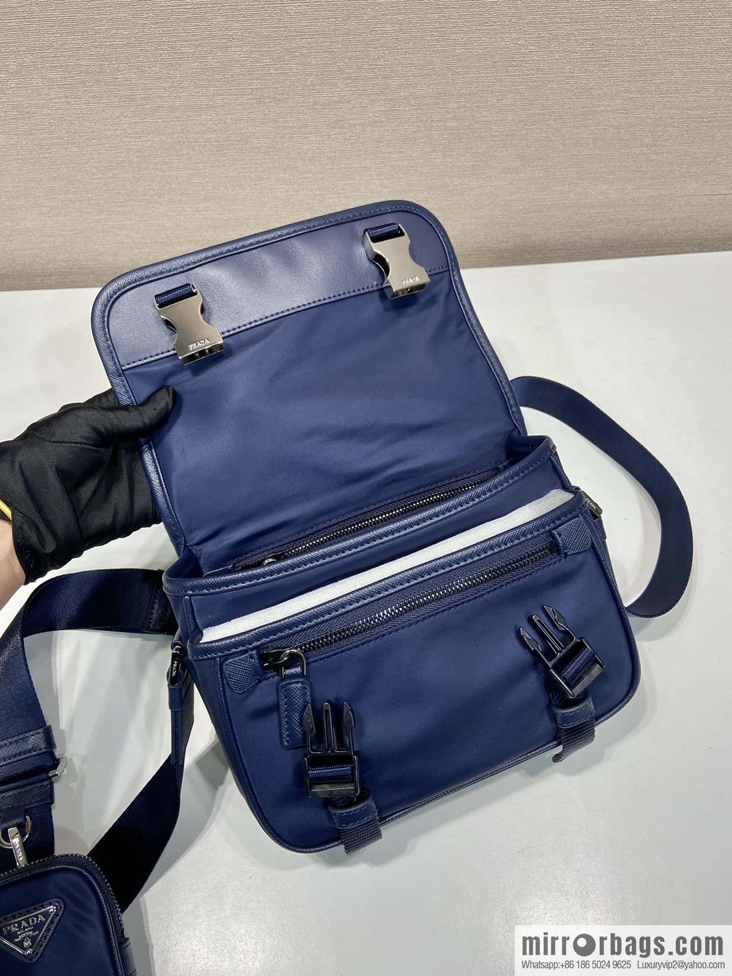 Prada 🎉 new messenger bag 🎉 2VD034