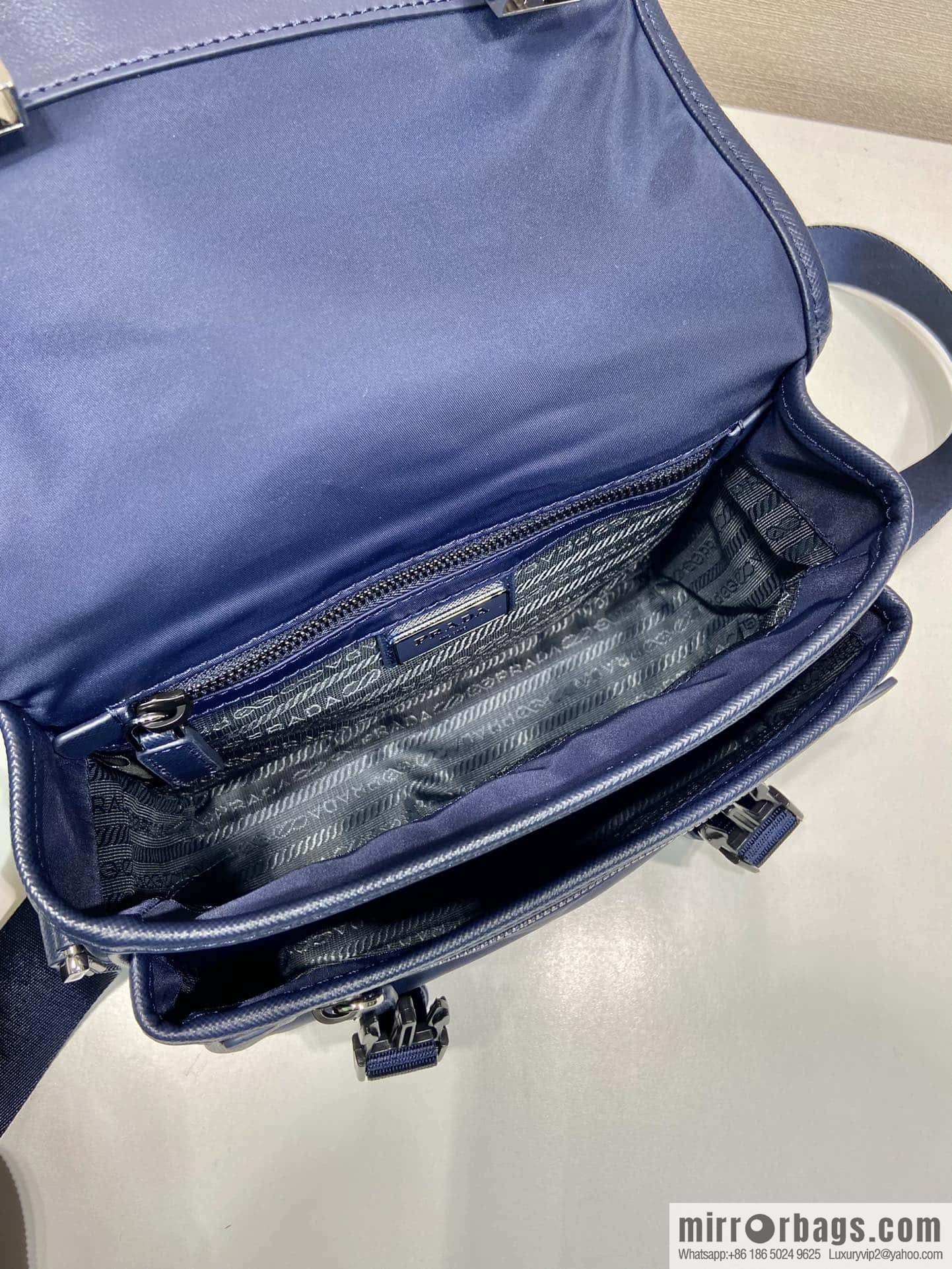 Prada 🎉 new messenger bag 🎉 2VD034