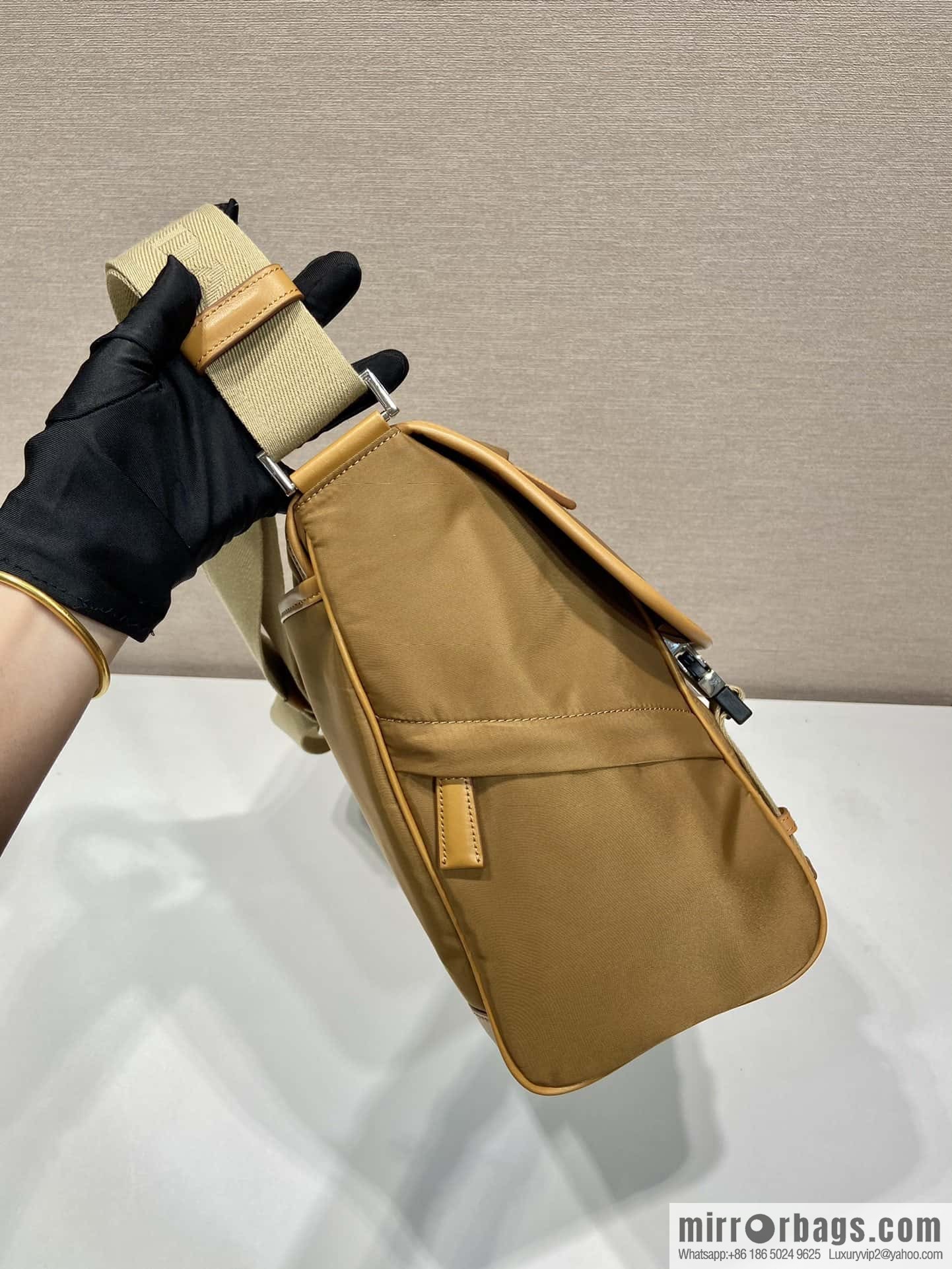 Prada 🎉 new messenger bag 🎉🎉 2VD052A