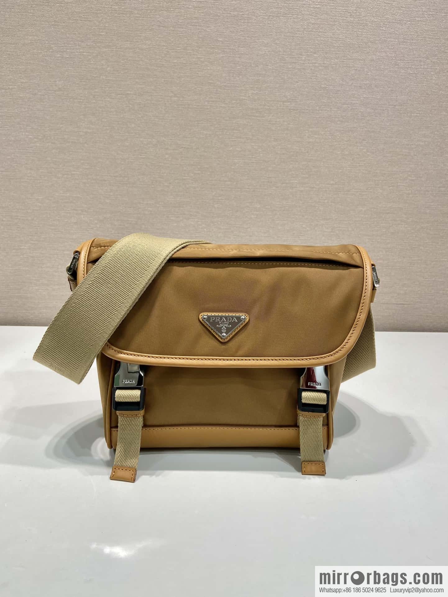 Prada 🎉 new messenger bag 🎉🎉 2VD066