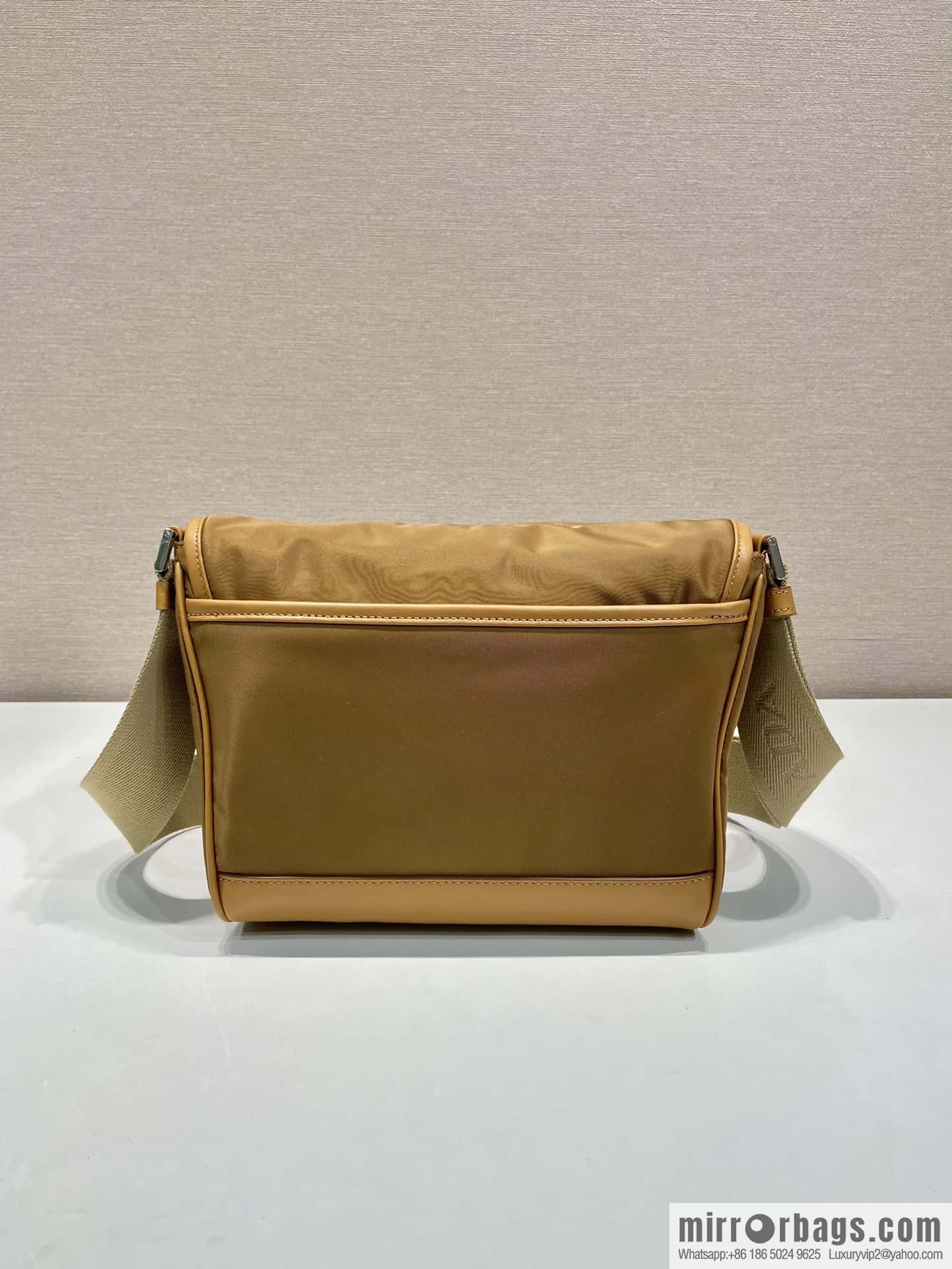 Prada 🎉 new messenger bag 🎉🎉 2VD066