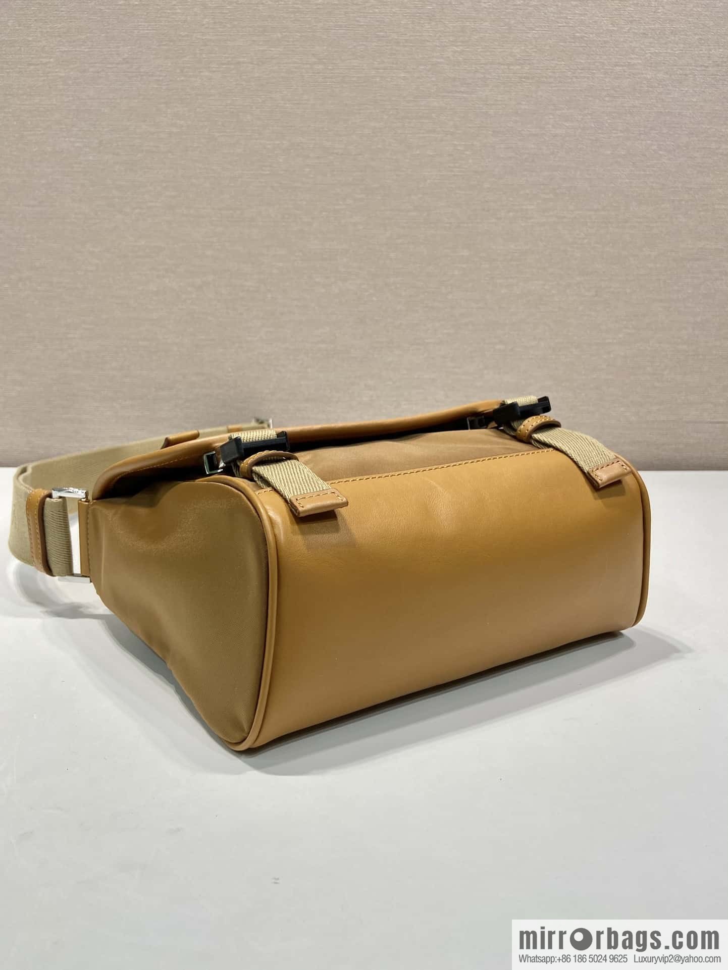 Prada 🎉 new messenger bag 🎉🎉 2VD066