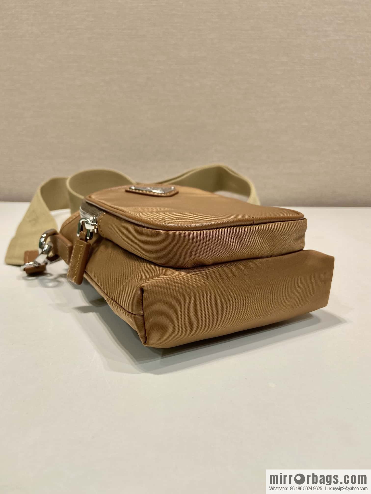 Prada 🎉 new mobile phone case 🎉 2ZH155