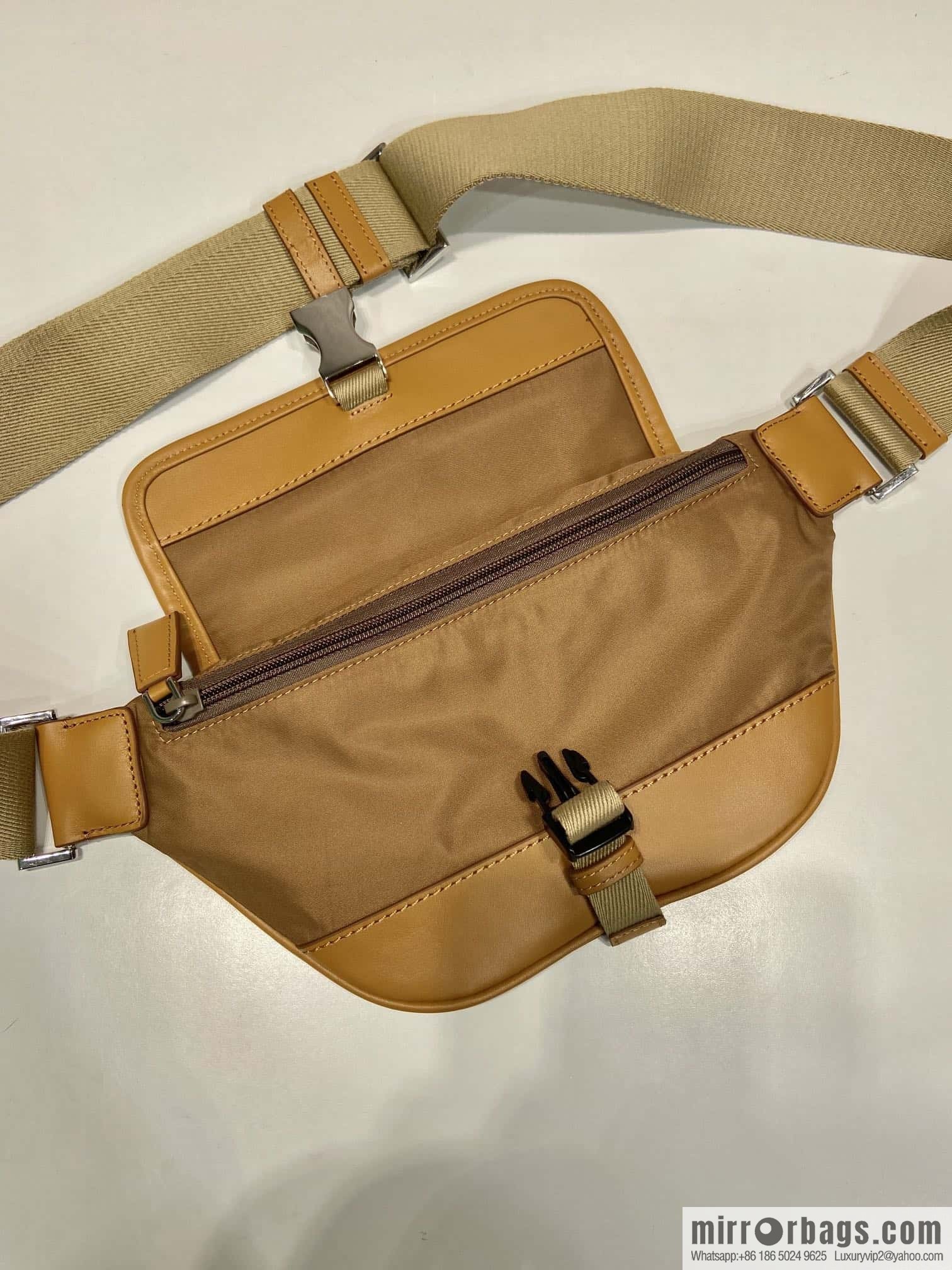 Prada 🎉 new fanny pack 🎉 2VH176🎉