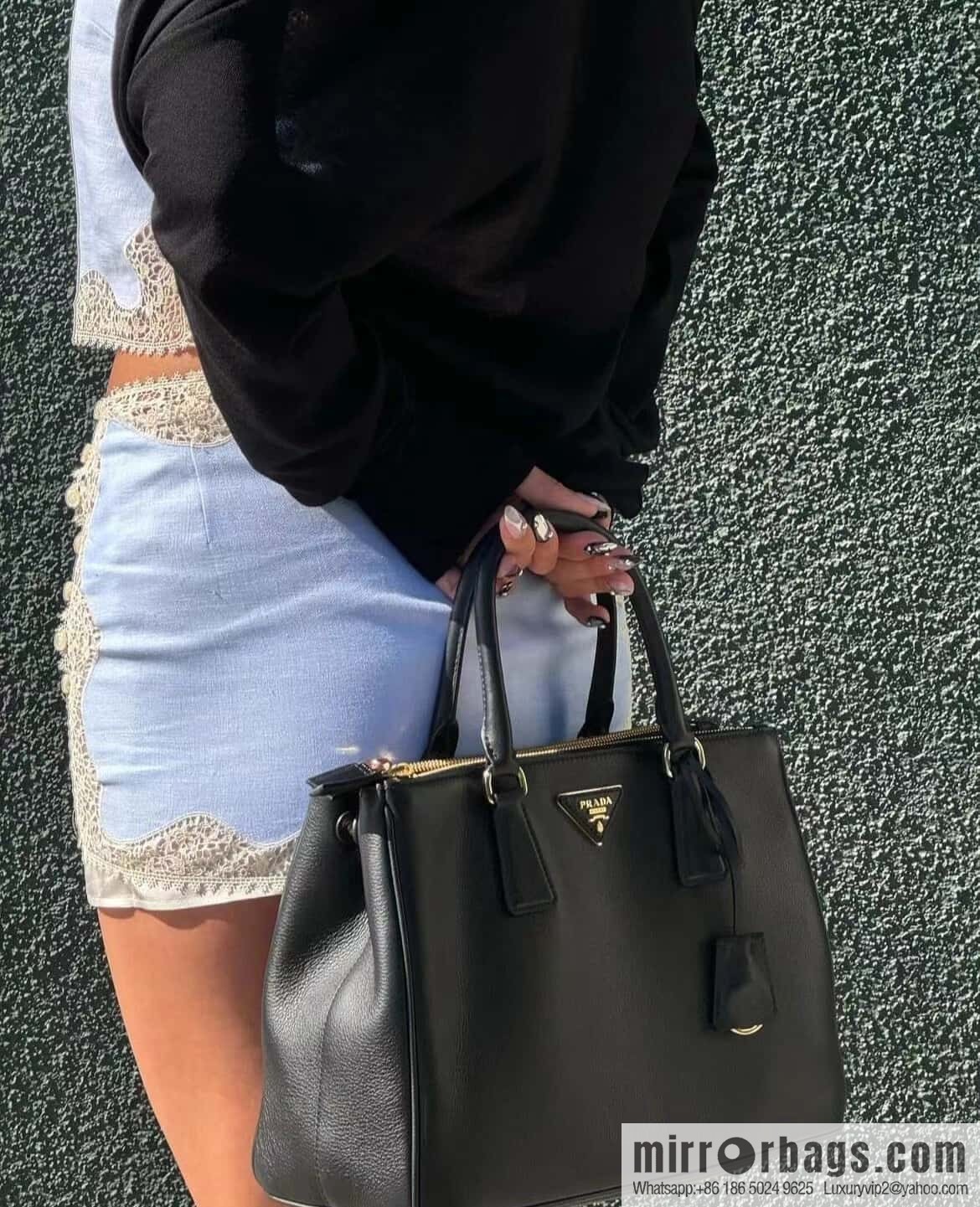 Prada 🎉 new killer bag 🎉 1BA274 large plain weave🎉