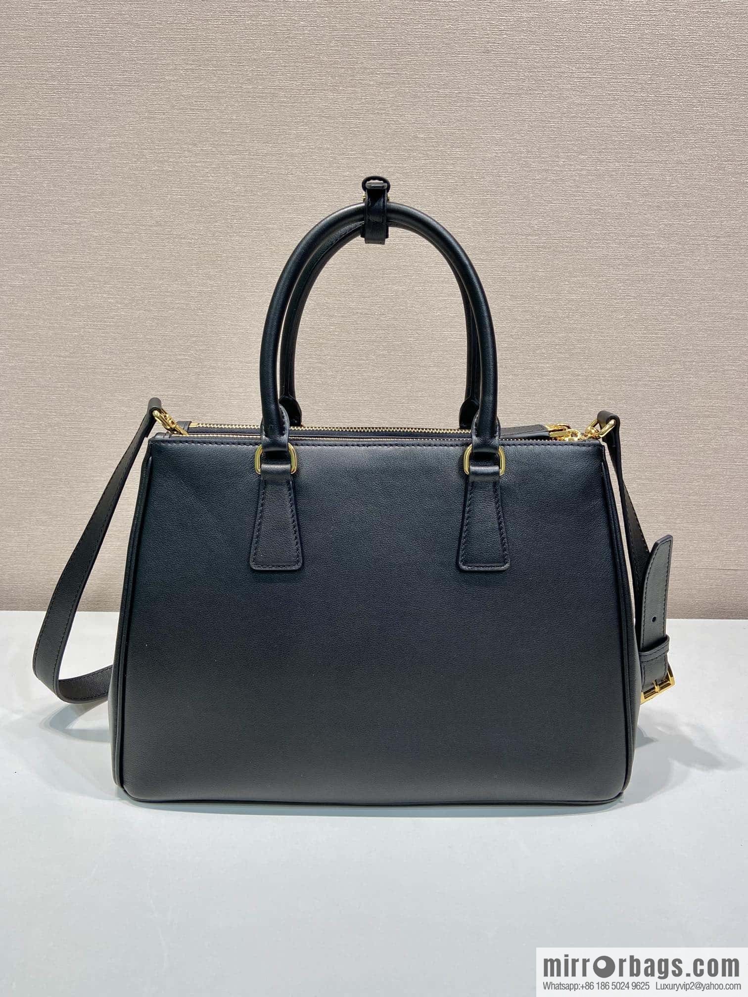 Prada 🎉 new killer bag 🎉 1BA274 large plain weave🎉
