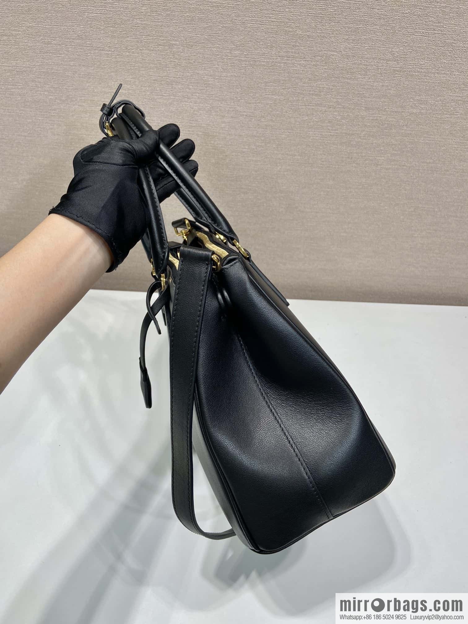 Prada 🎉 new killer bag 🎉 1BA274 large plain weave🎉