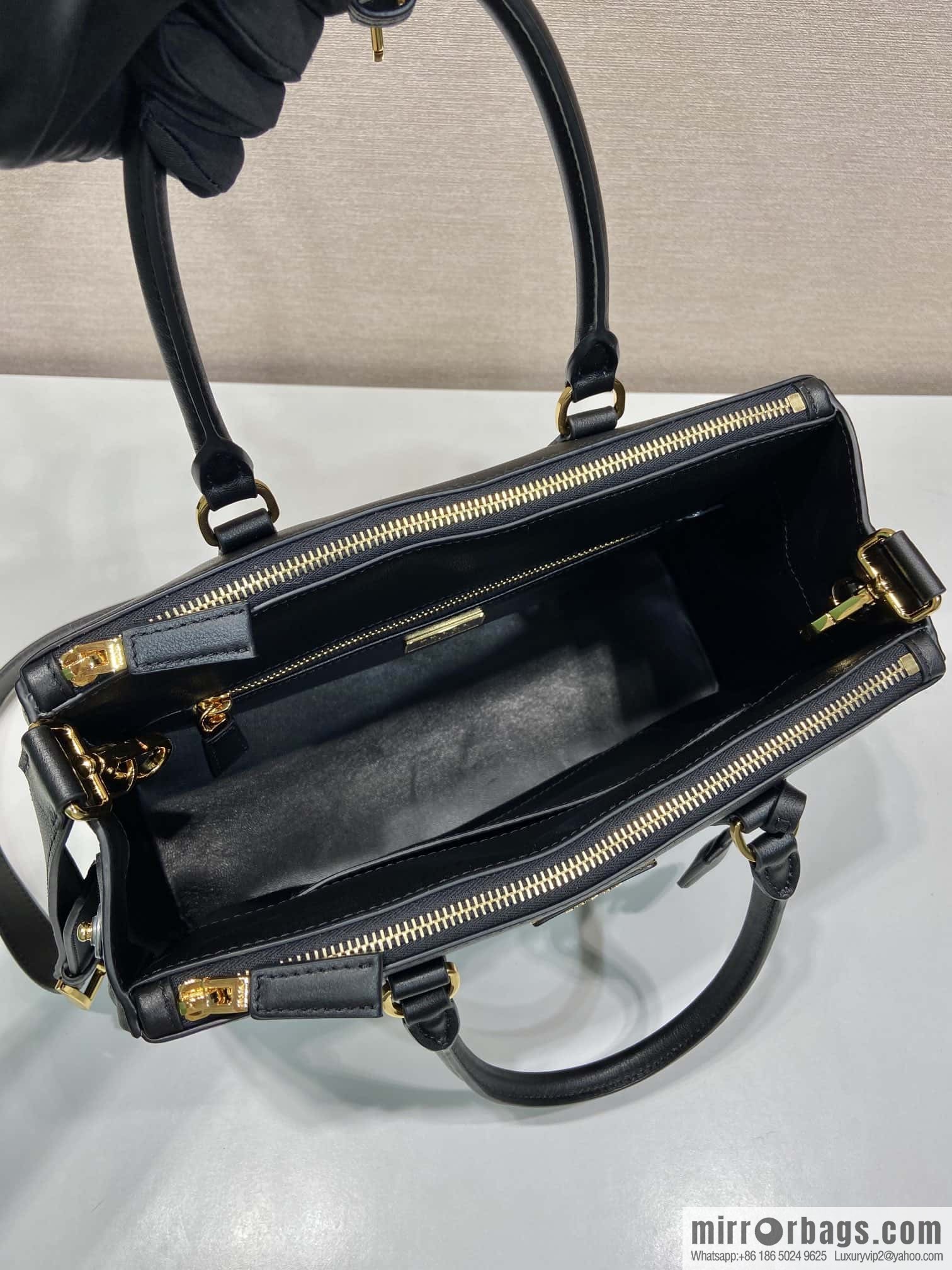 Prada 🎉 new killer bag 🎉 1BA274 large plain weave🎉