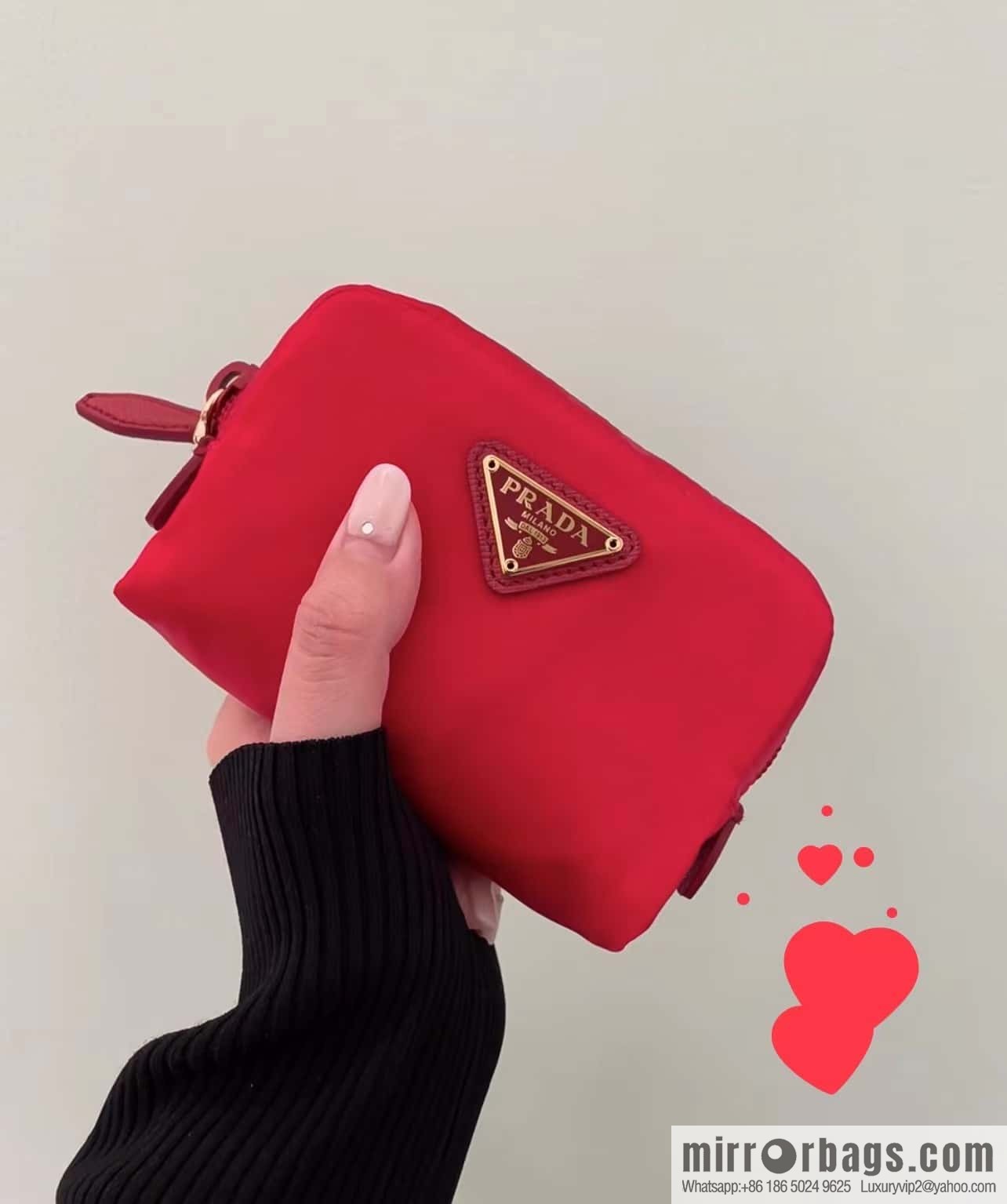 Prada 🎉 small hand bag 🎉 1NA339/K