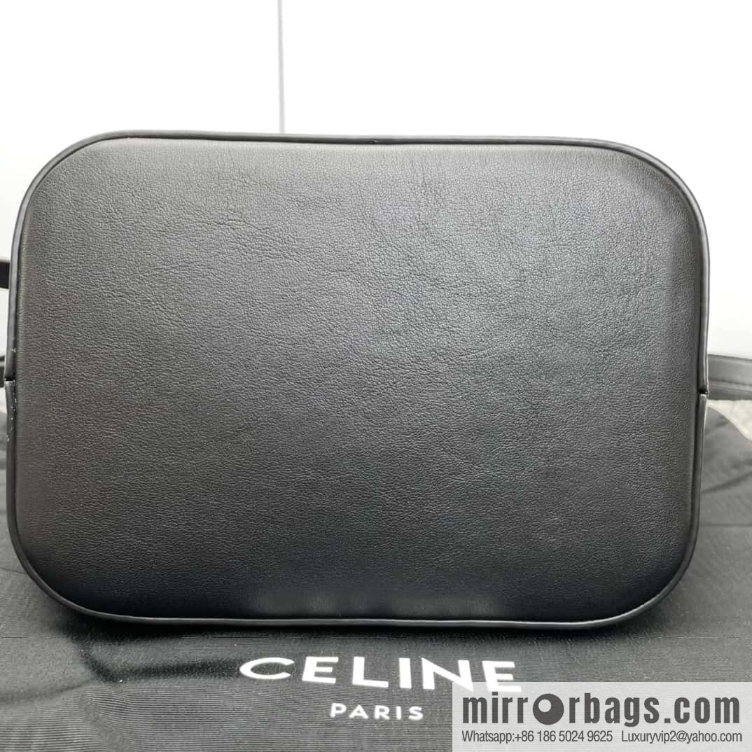 CELINE CUIR TRIOMPHE Small smooth leather bucket bag 198243
