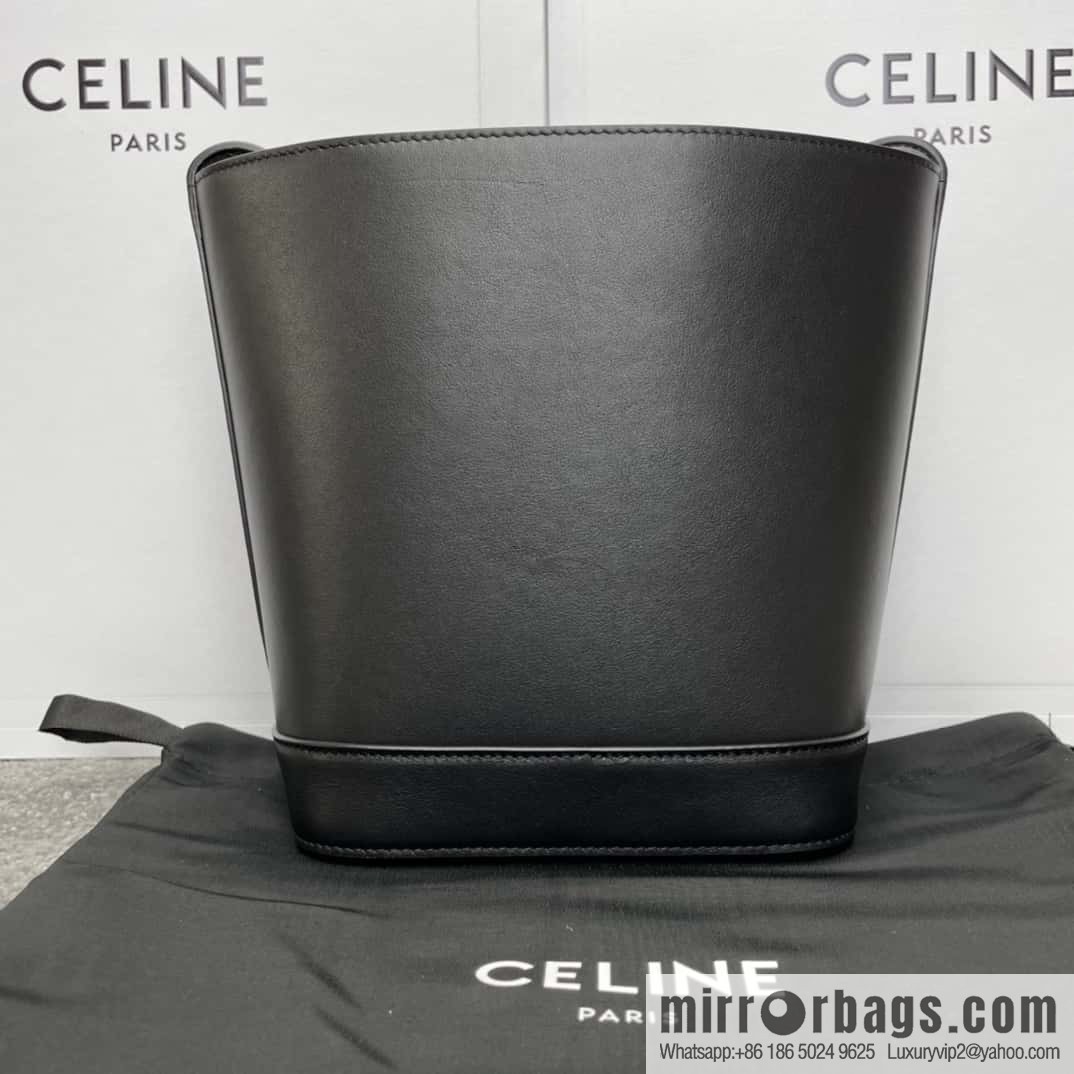 CELINE CUIR TRIOMPHE Small smooth leather bucket bag 198243