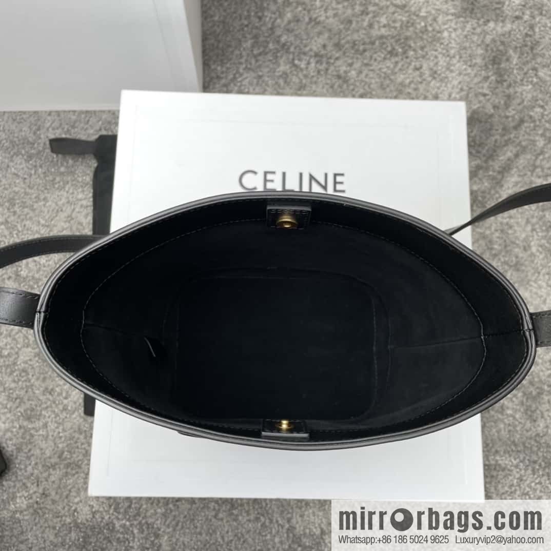 CELINE CUIR TRIOMPHE Small smooth leather bucket bag 198243