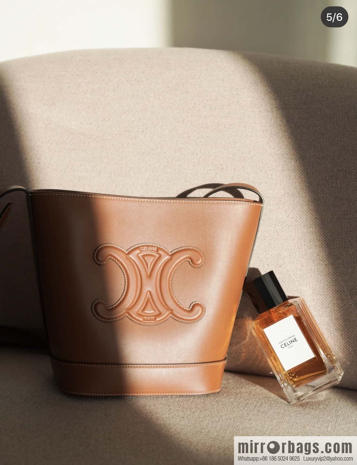 CELINE CUIR TRIOMPHE Small smooth leather bucket bag 198243