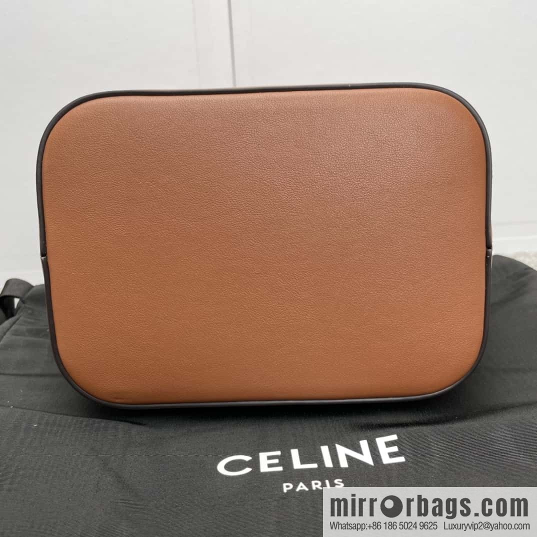 CELINE CUIR TRIOMPHE Small smooth leather bucket bag 198243