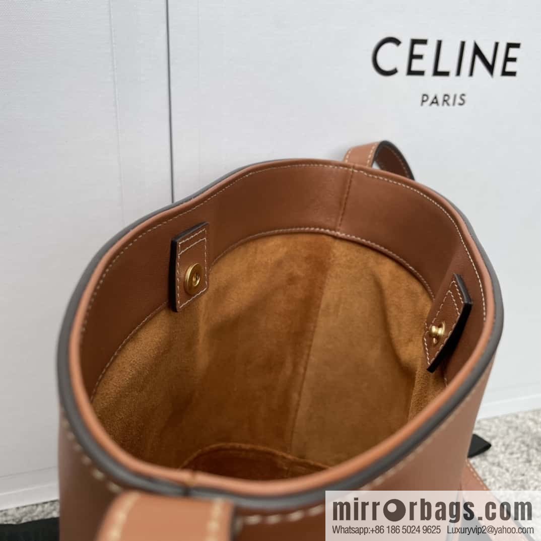 CELINE CUIR TRIOMPHE Small smooth leather bucket bag 198243