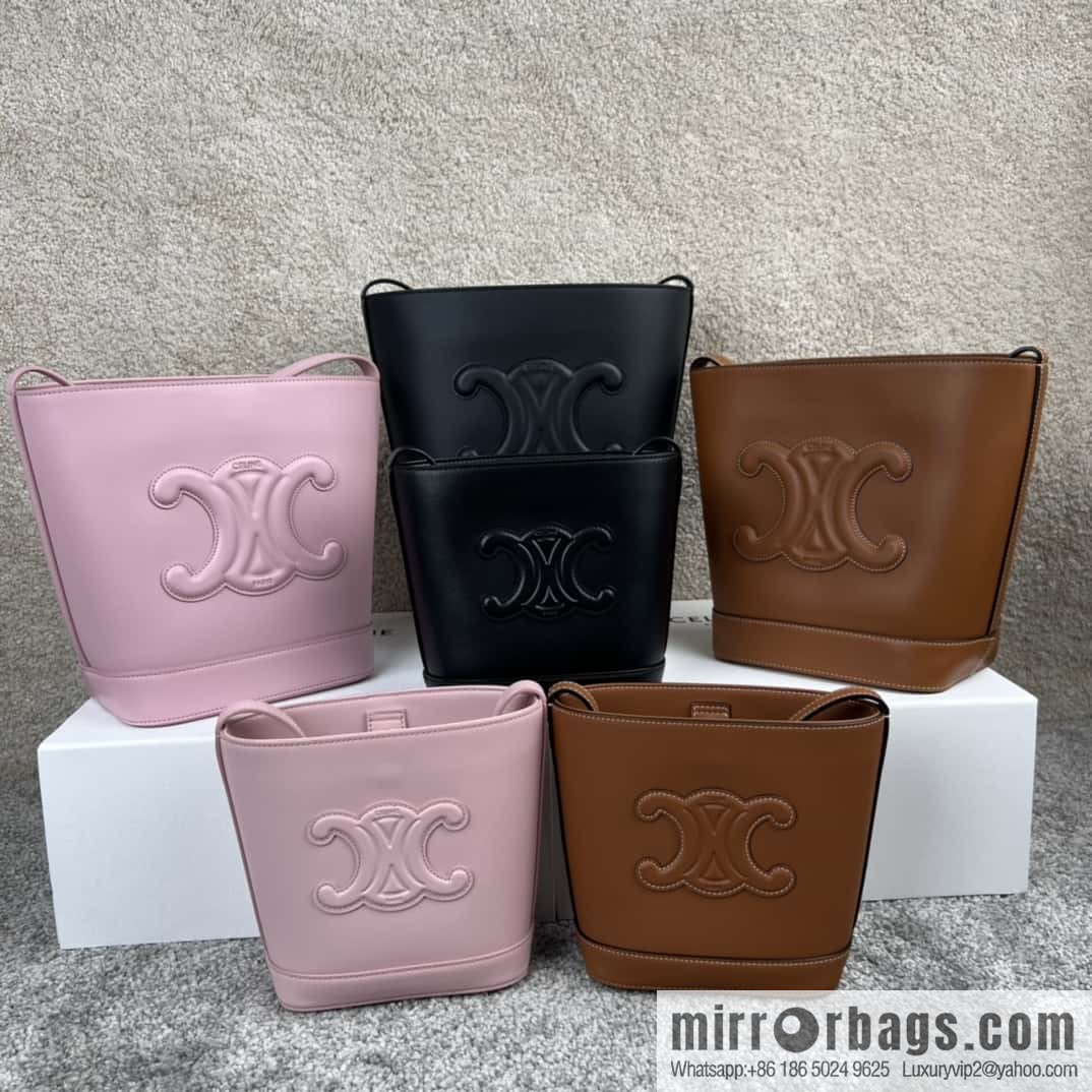 CELINE CUIR TRIOMPHE mini smooth leather bucket bag 10L433