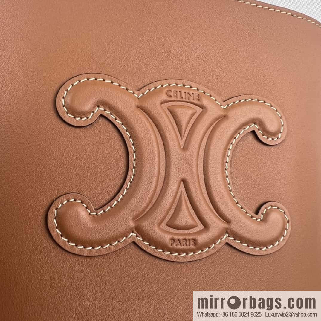 CELINE CUIR TRIOMPHE mini smooth leather bucket bag 10L433
