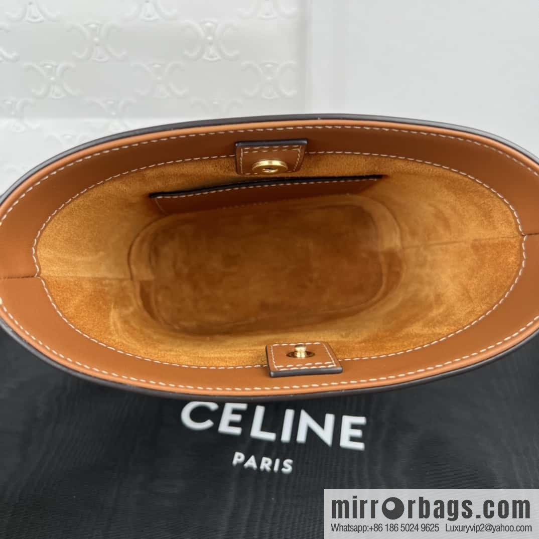 CELINE CUIR TRIOMPHE mini smooth leather bucket bag 10L433