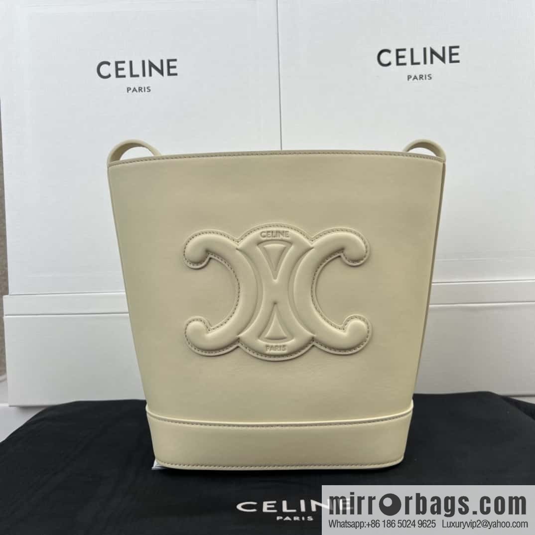 CELINE CUIR TRIOMPHE Small smooth leather bucket bag 198243
