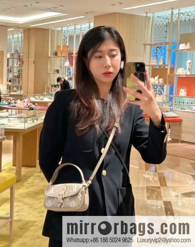 LV M83300 NANO DIANE BAG