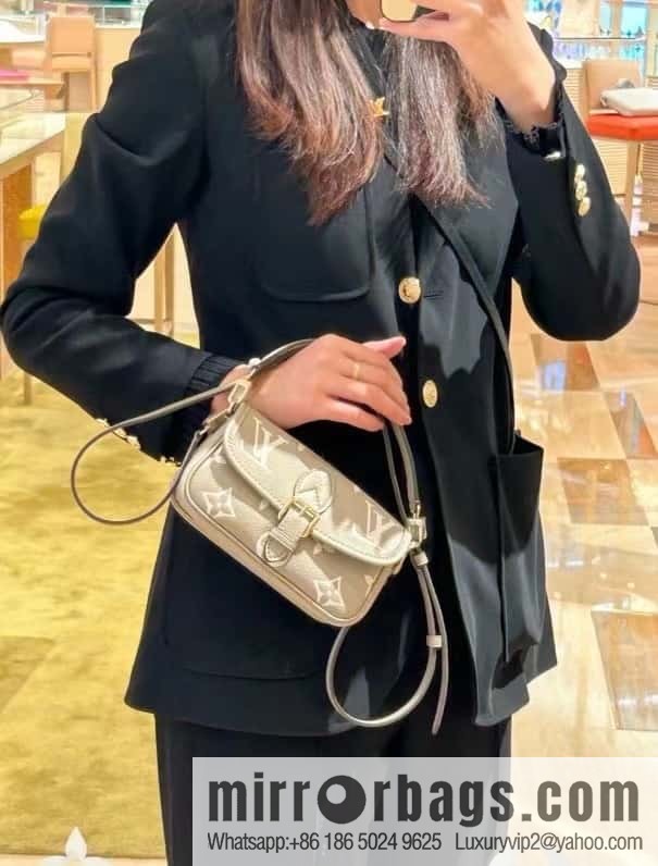 LV M83300 NANO DIANE BAG
