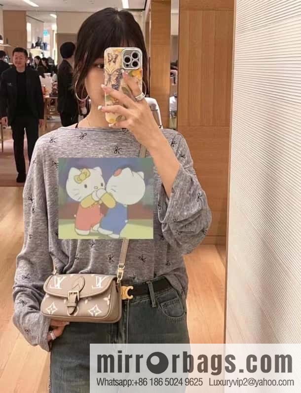 LV M83300 NANO DIANE BAG