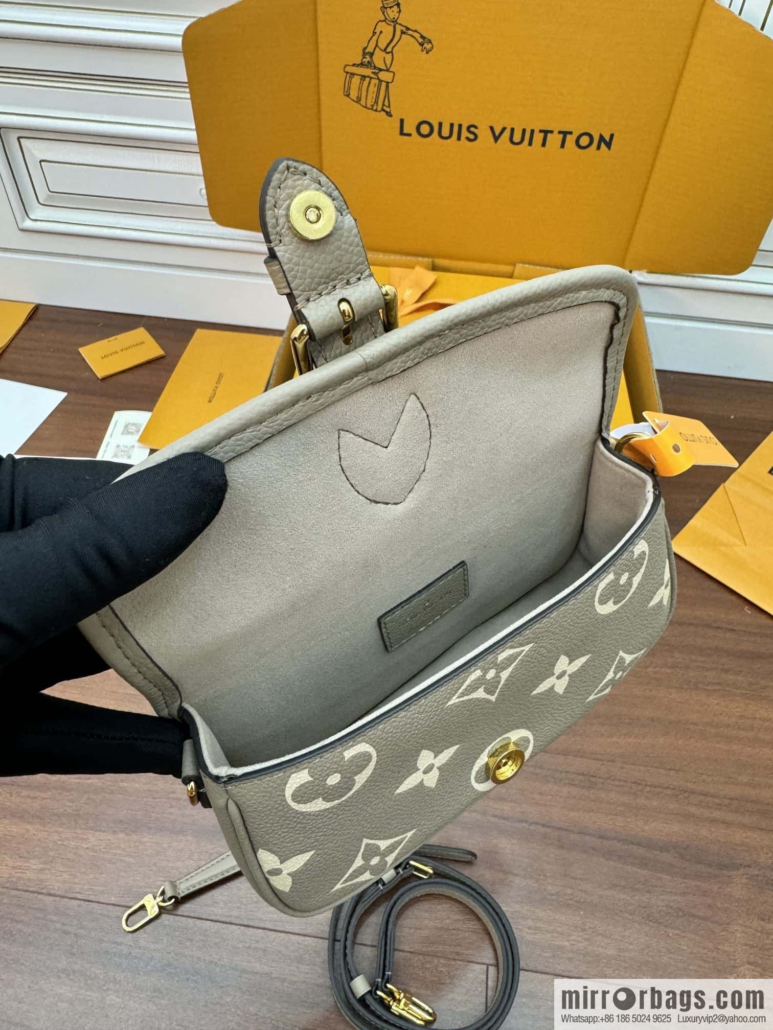 LV M83300 NANO DIANE BAG