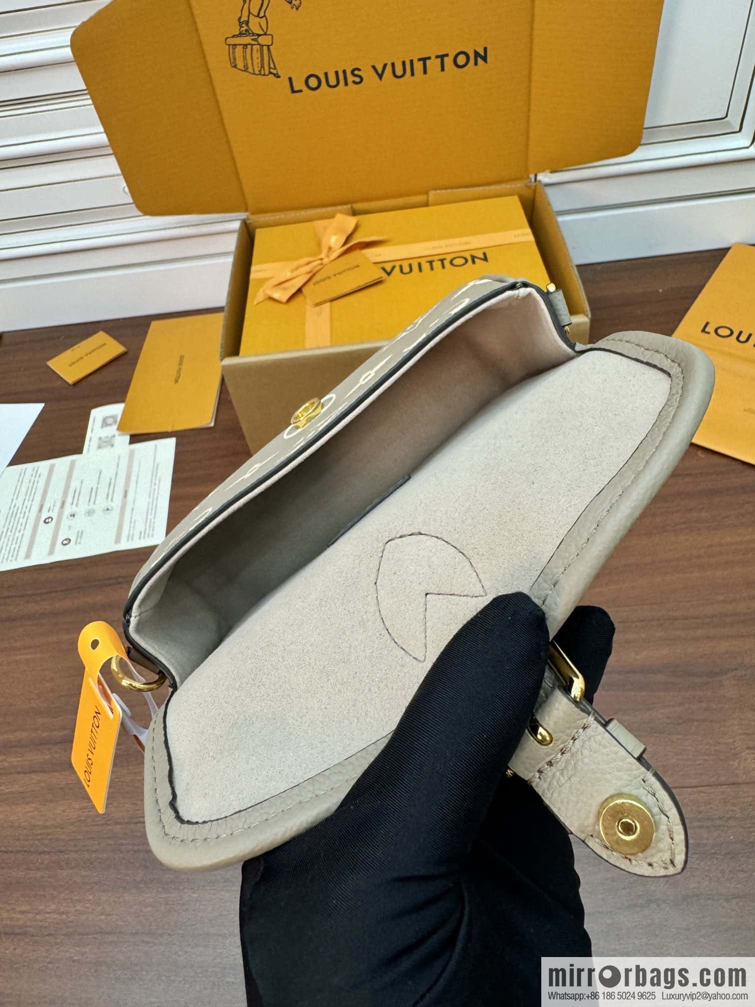 LV M83300 NANO DIANE BAG