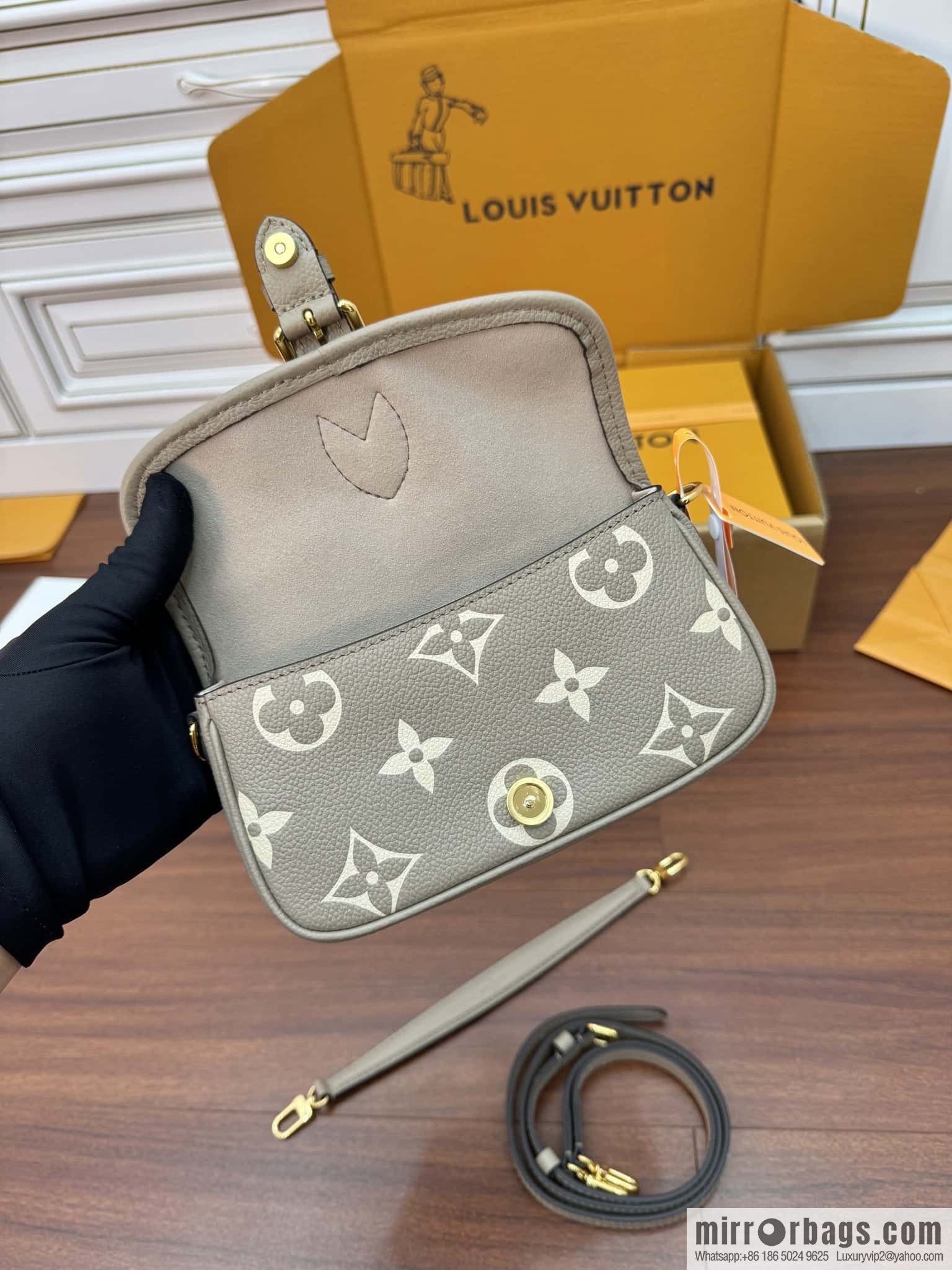 LV M83300 NANO DIANE BAG