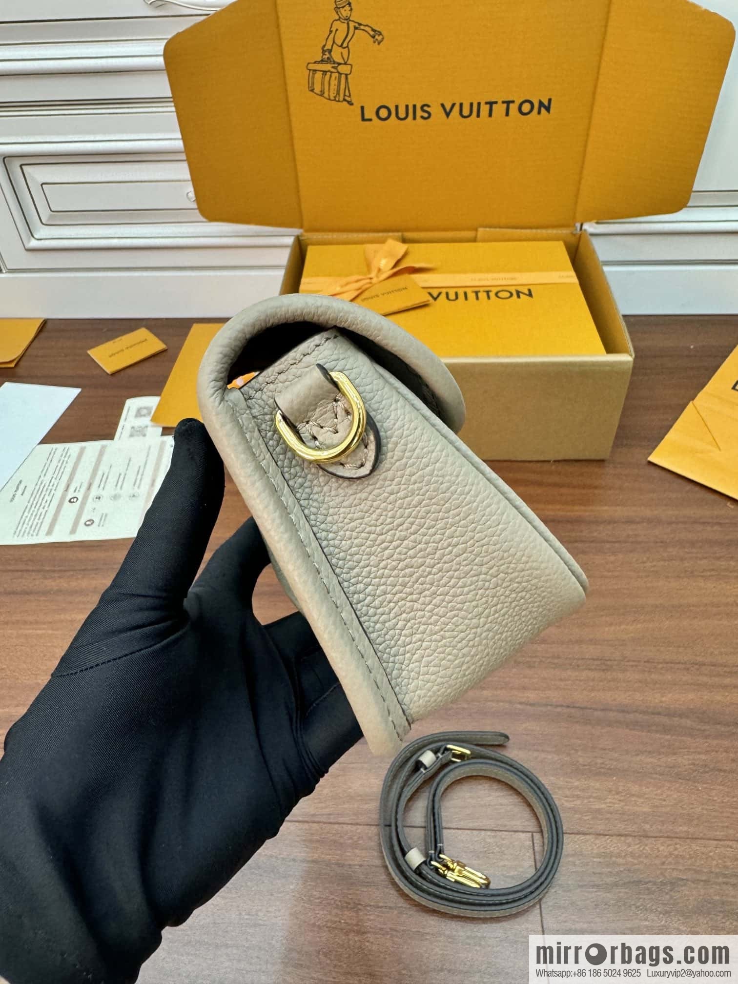 LV M83300 NANO DIANE BAG