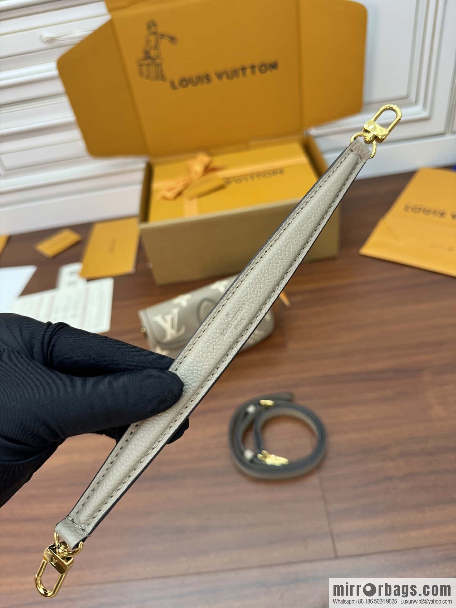 LV M83300 NANO DIANE BAG