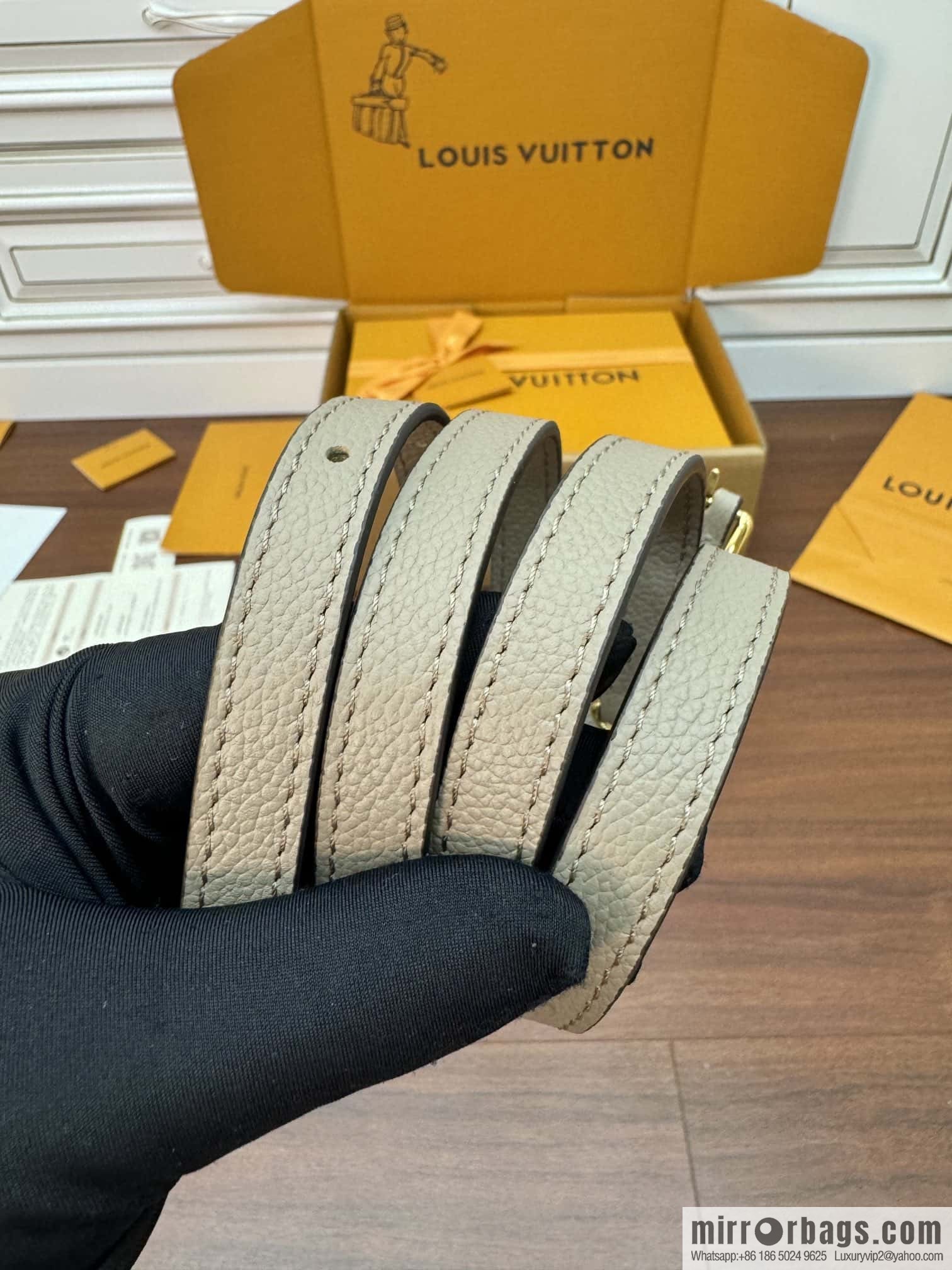 LV M83300 NANO DIANE BAG