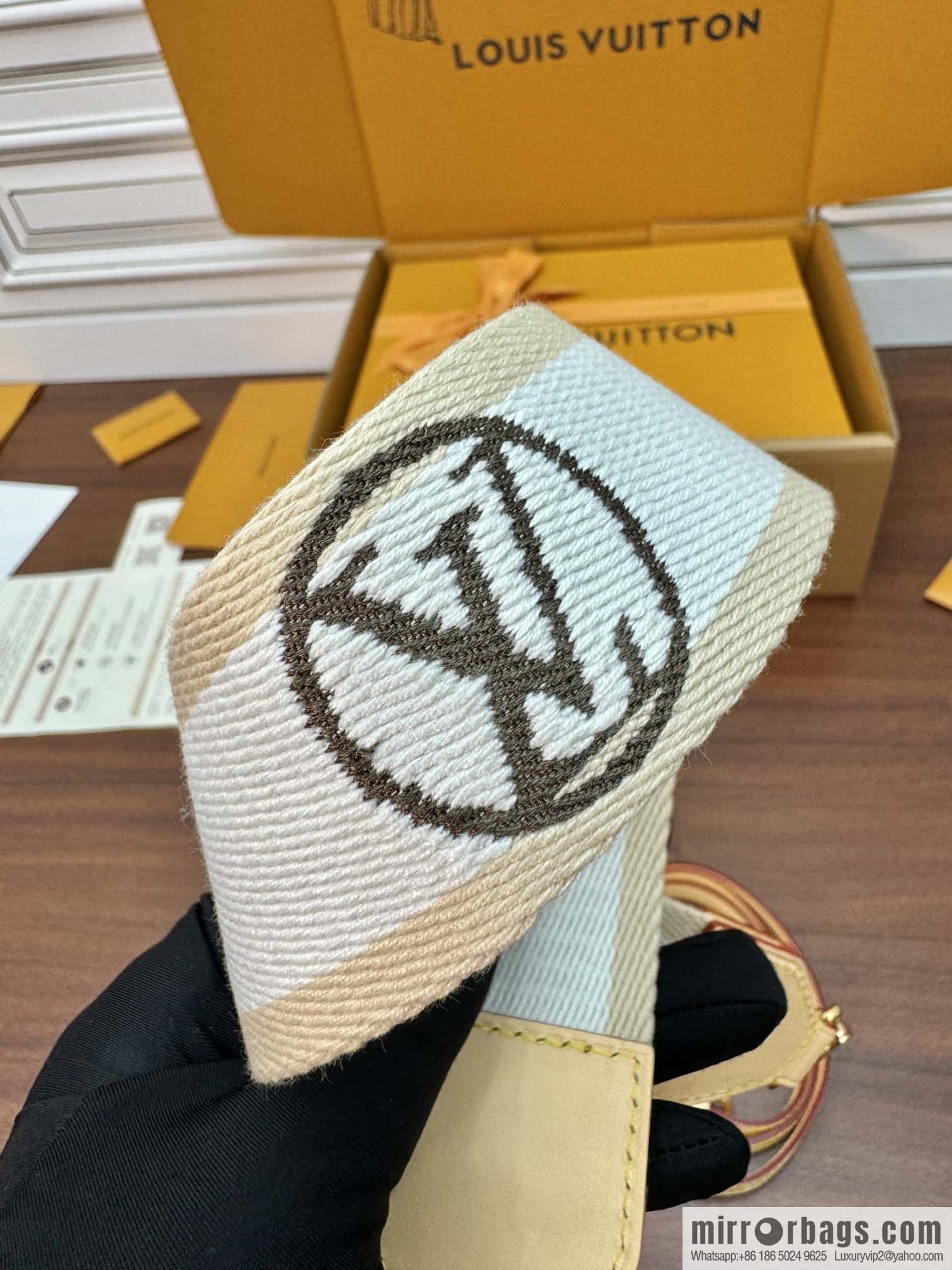 LV M46999 VIVACIT handbag