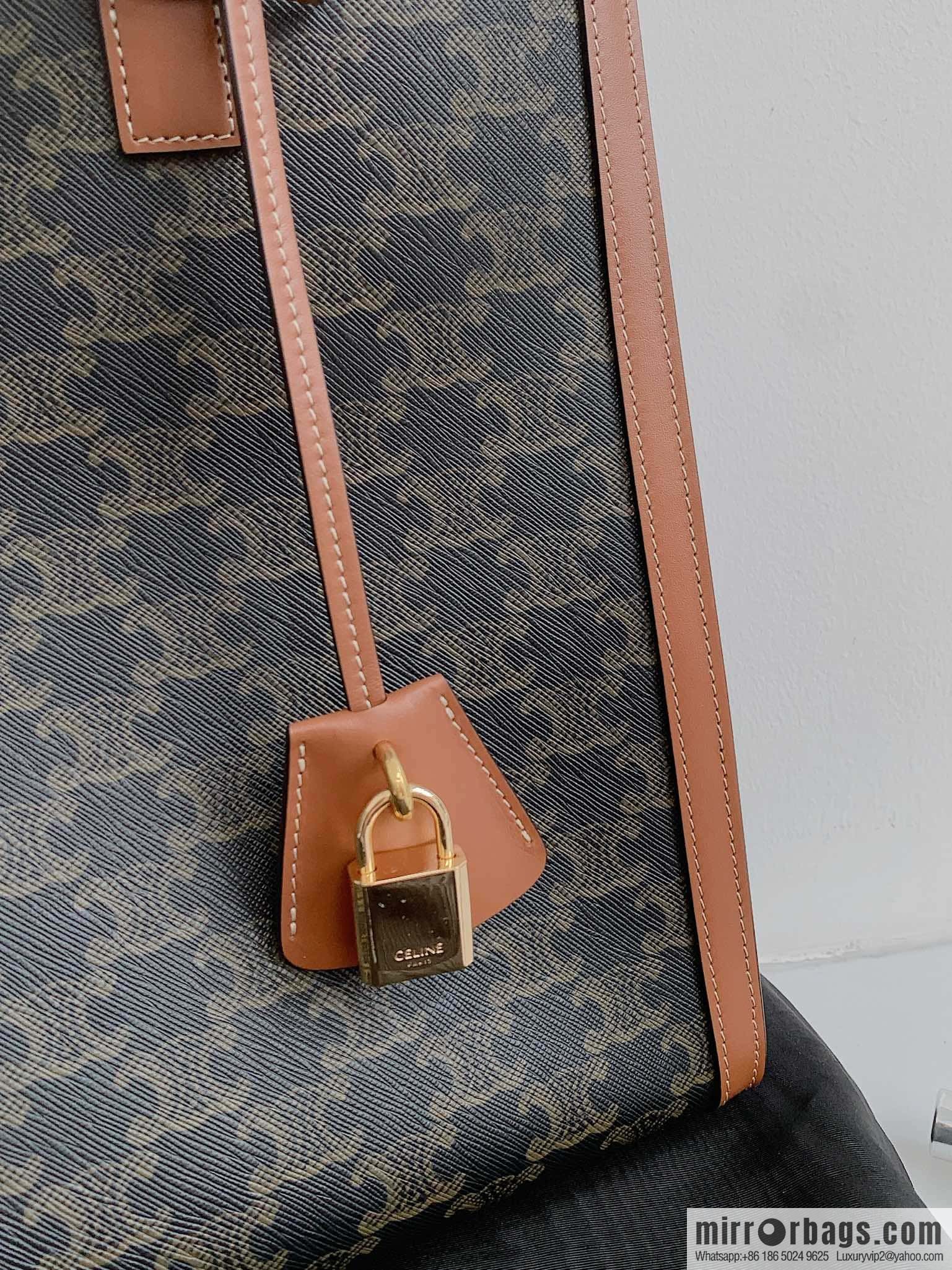 CELINE CABAS 16 logo printed handbag 112583