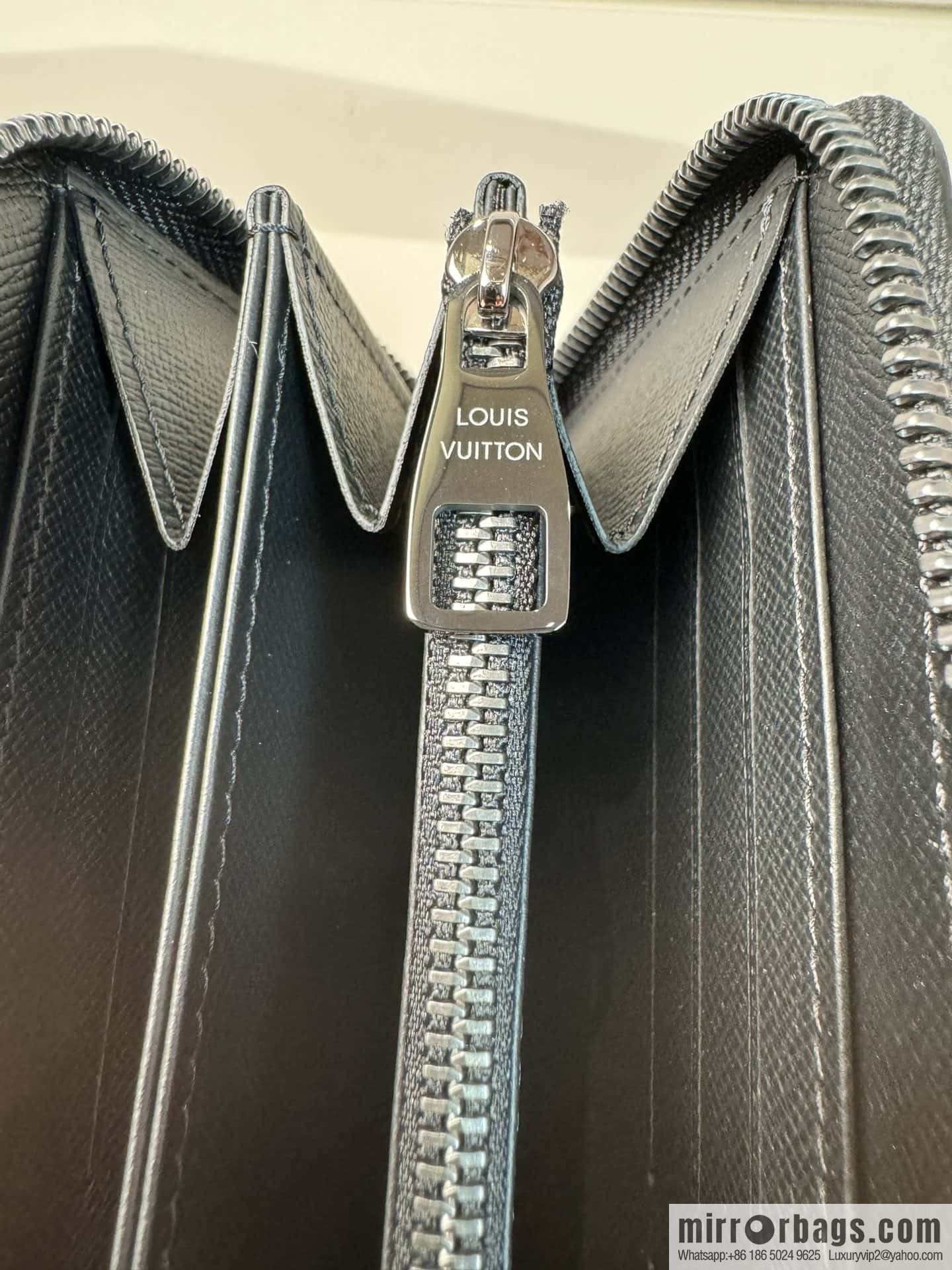 LV Zippy Wallet M42617 Premium