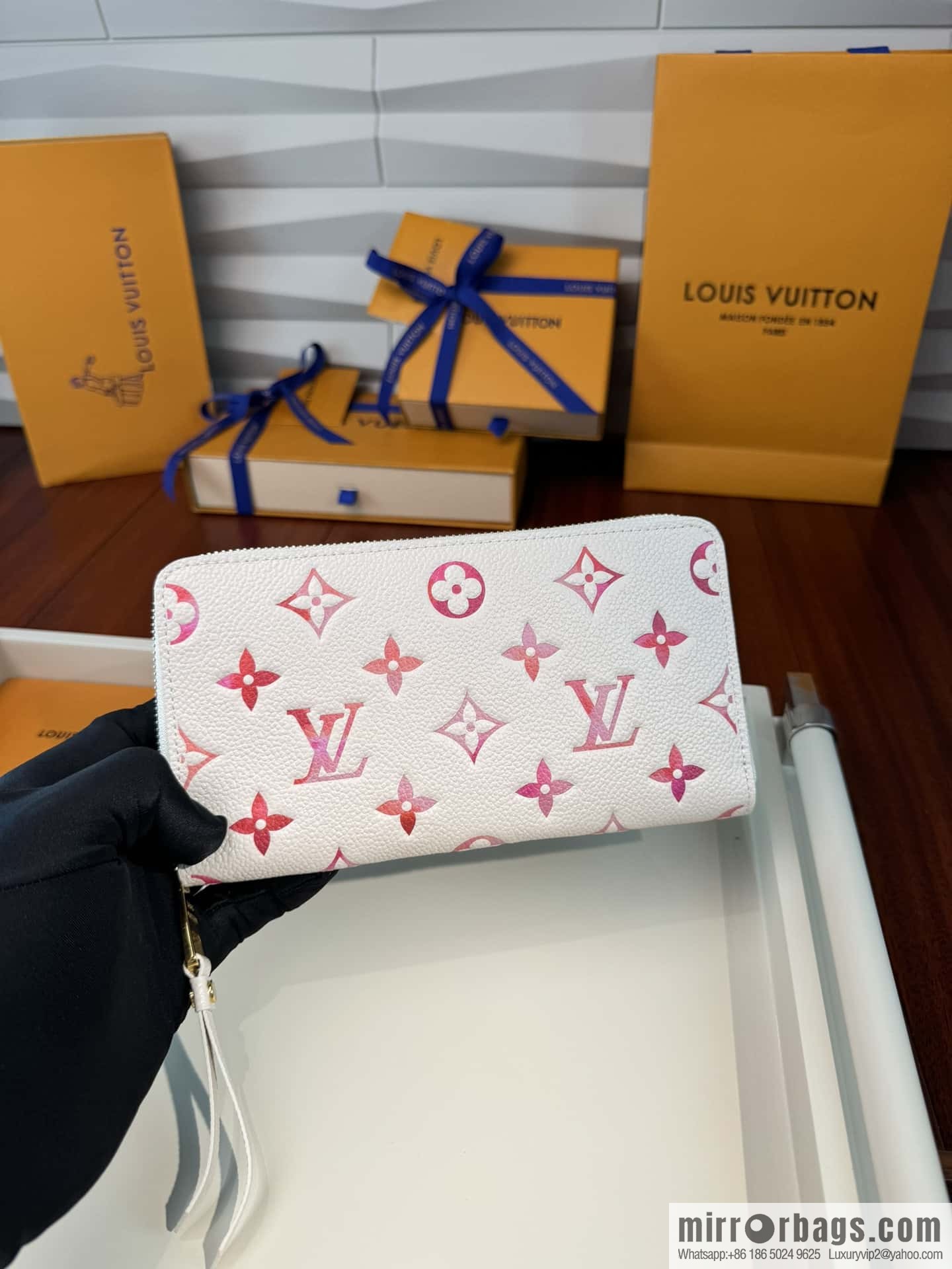 LV Zippy Wallet M83505 Premium