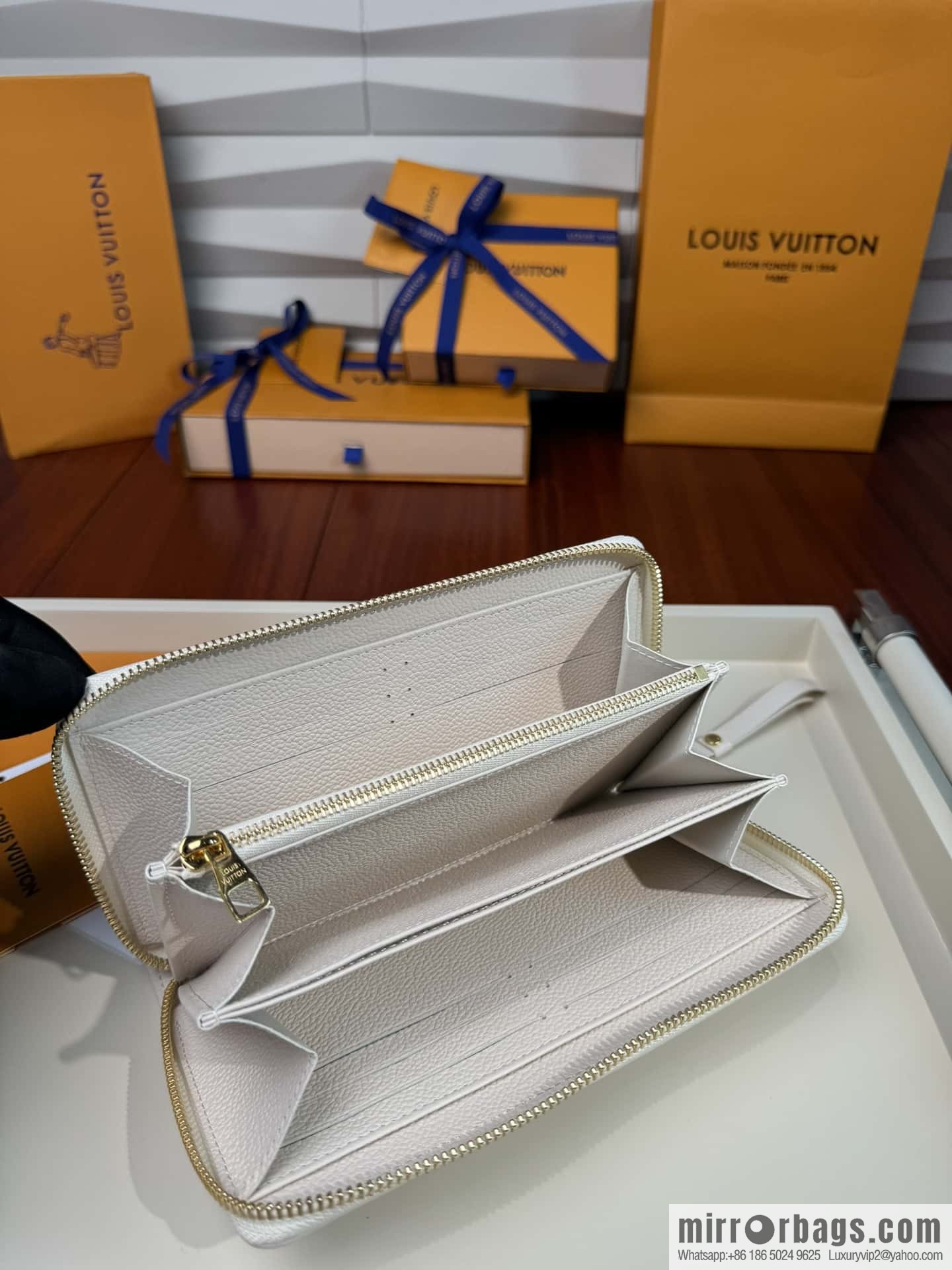 LV Zippy Wallet M83505 Premium
