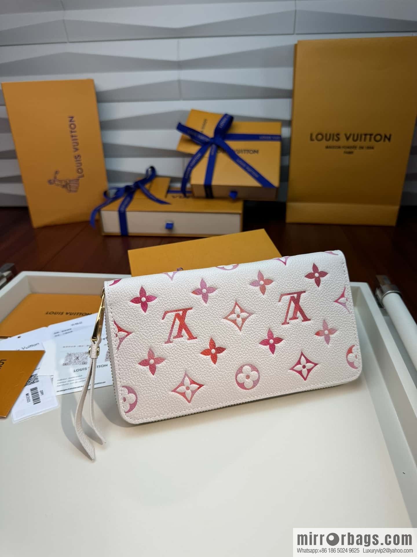 LV Zippy Wallet M83505 Premium
