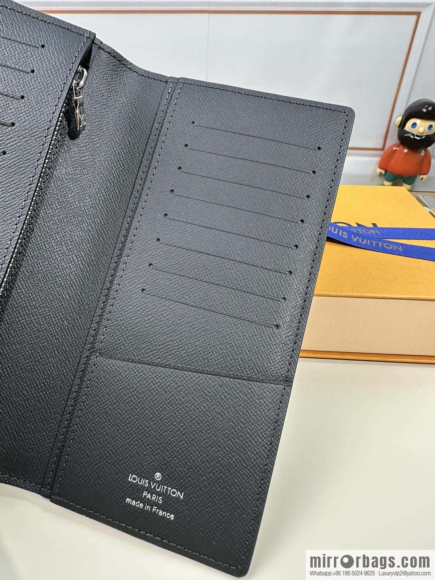 LV Brazza Wallet M61697 Premium