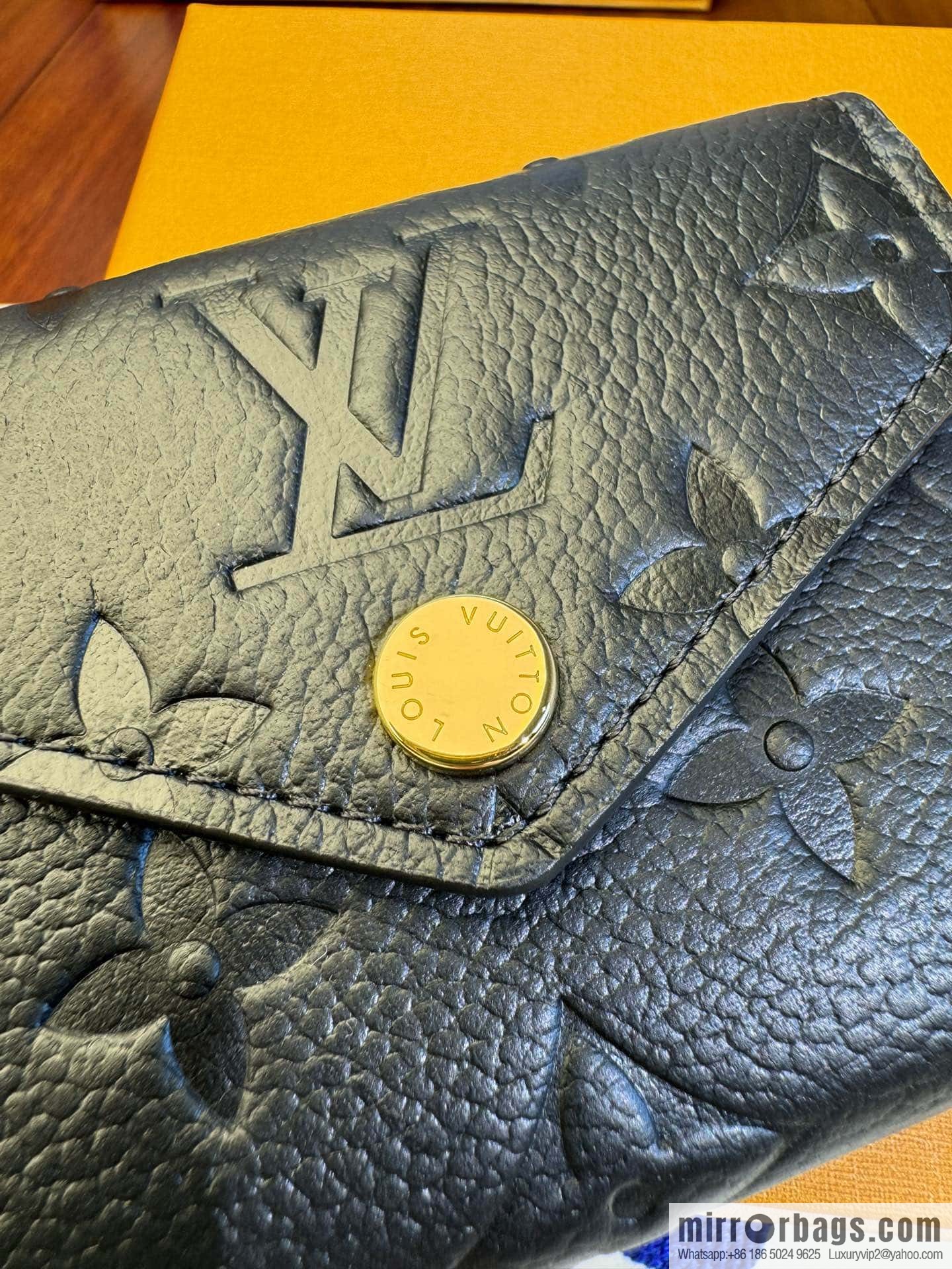 LV Zoé wallet M62935 Premium