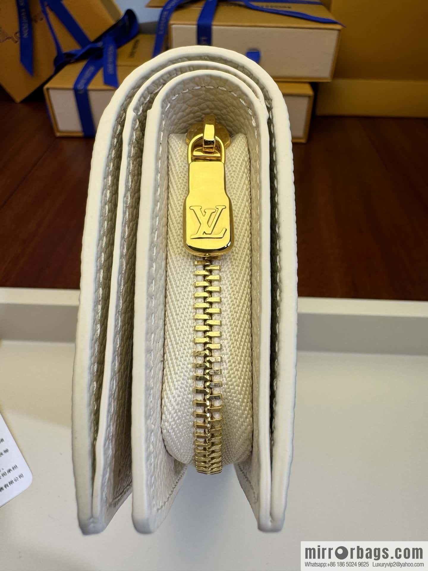 LV Cléa Wallet M83481 Premium