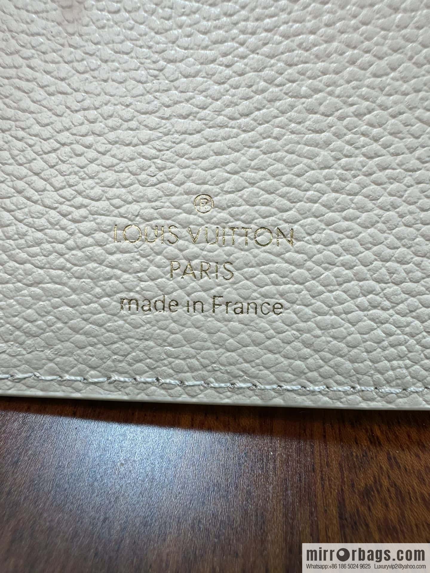 LV Cléa Wallet M83481 Premium