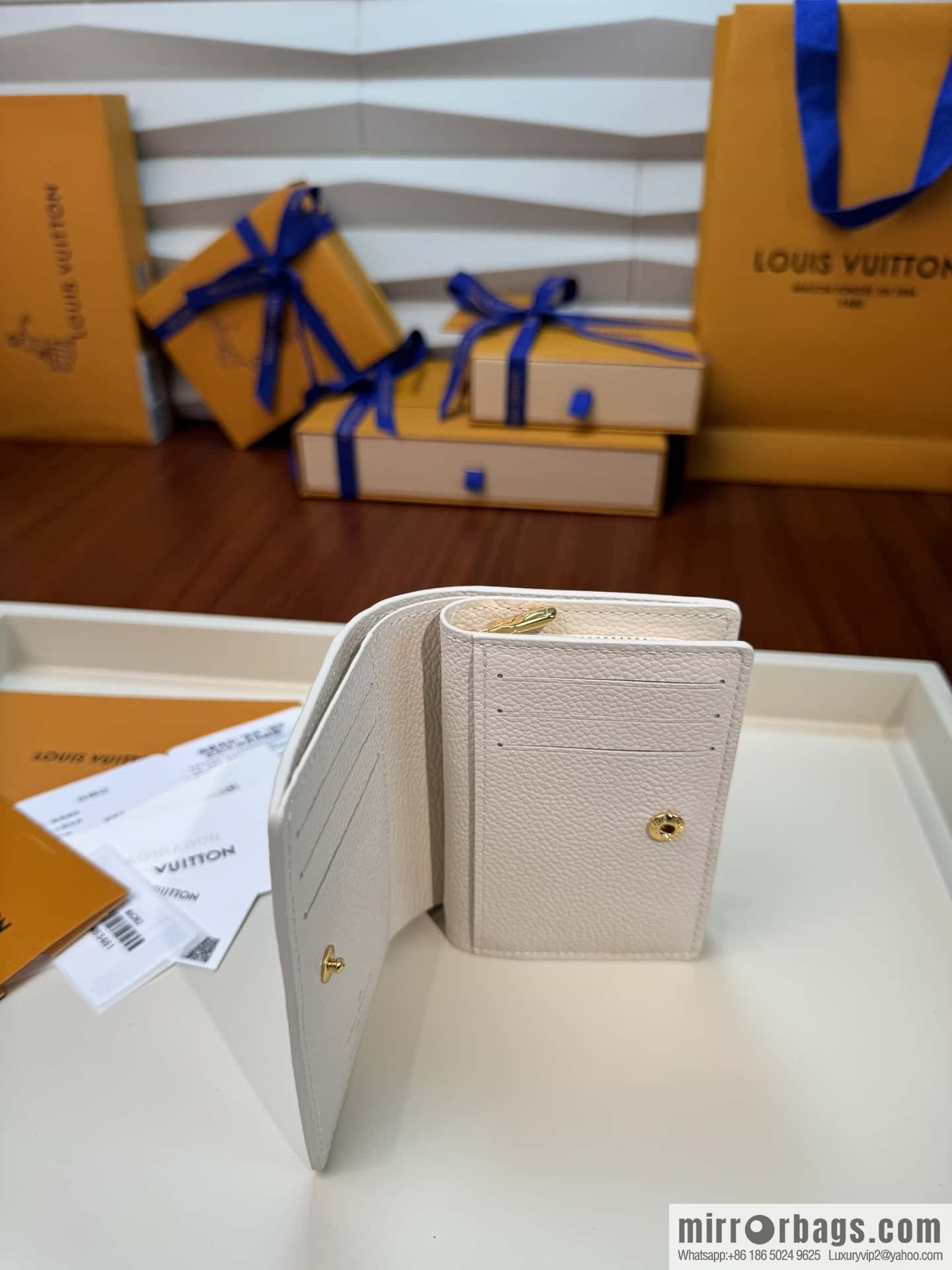 LV Cléa Wallet M83481 Premium