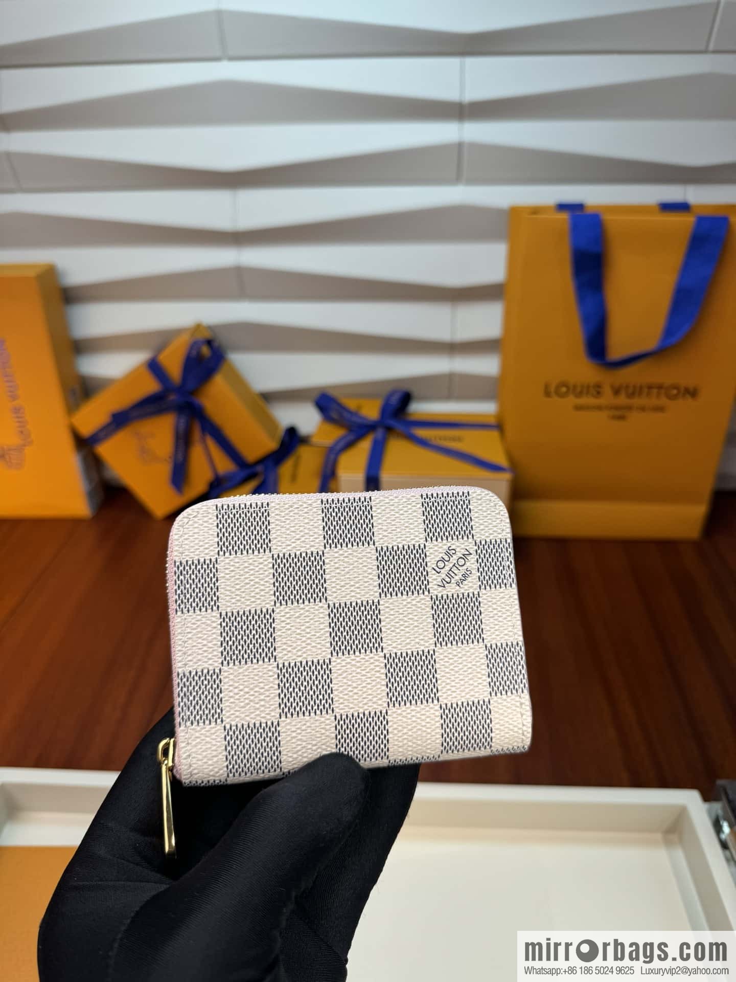 LV Zippy Coin Purse Padlock N60229 Premium