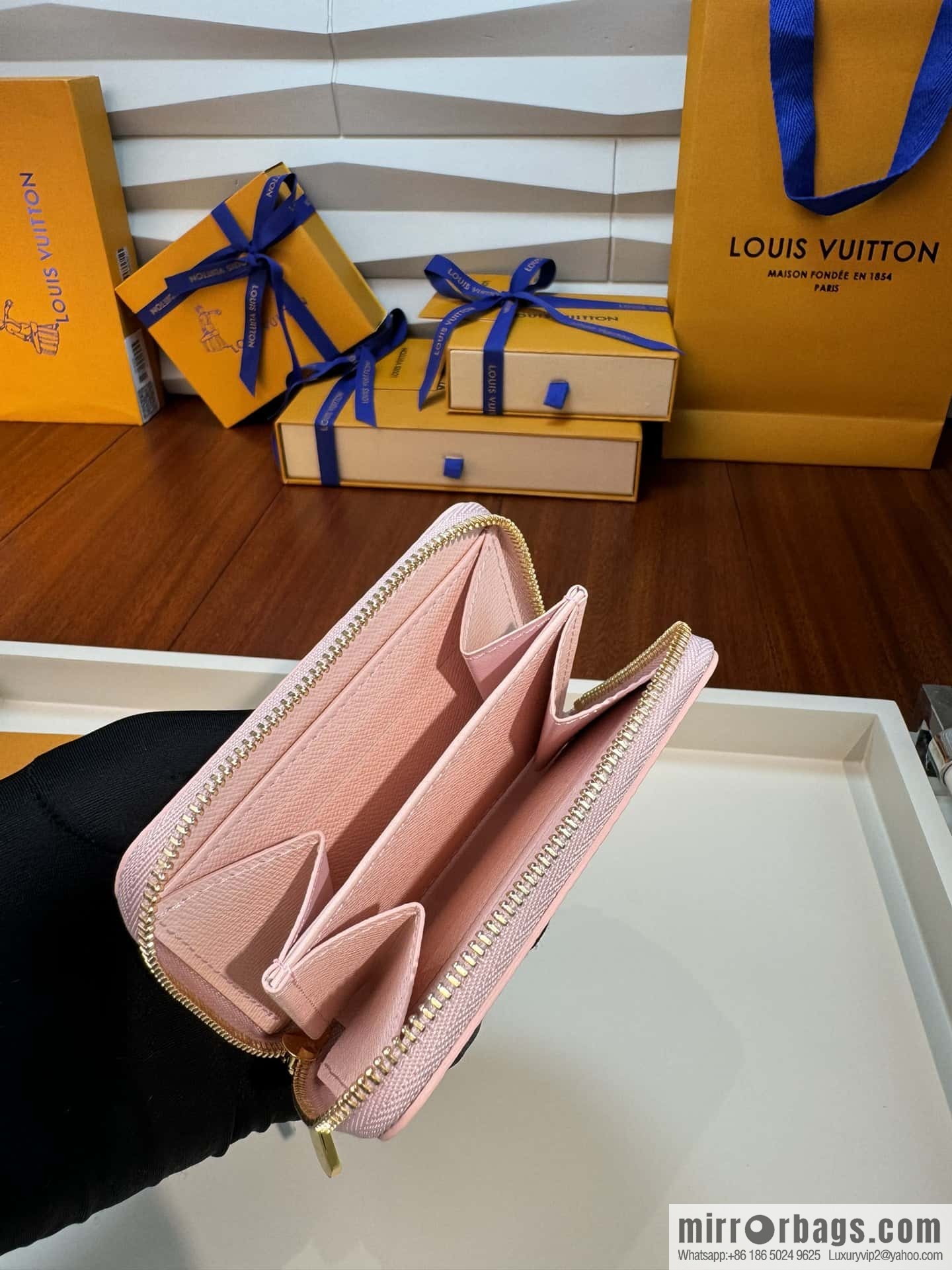 LV Zippy Coin Purse Padlock N60229 Premium